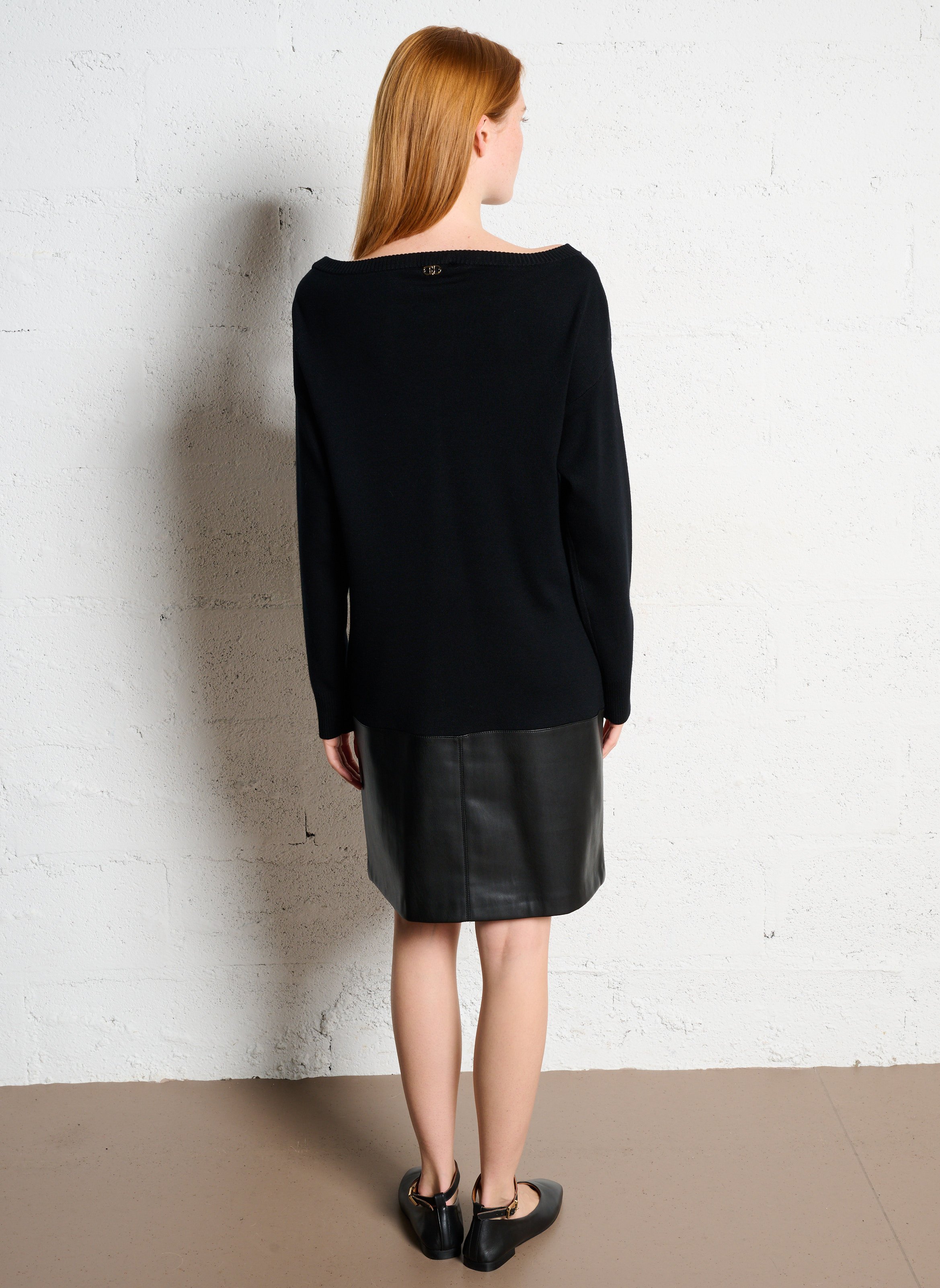 Kurzes Strickkleid mit U-Boot-Ausschnitt LIU JO Schwarz