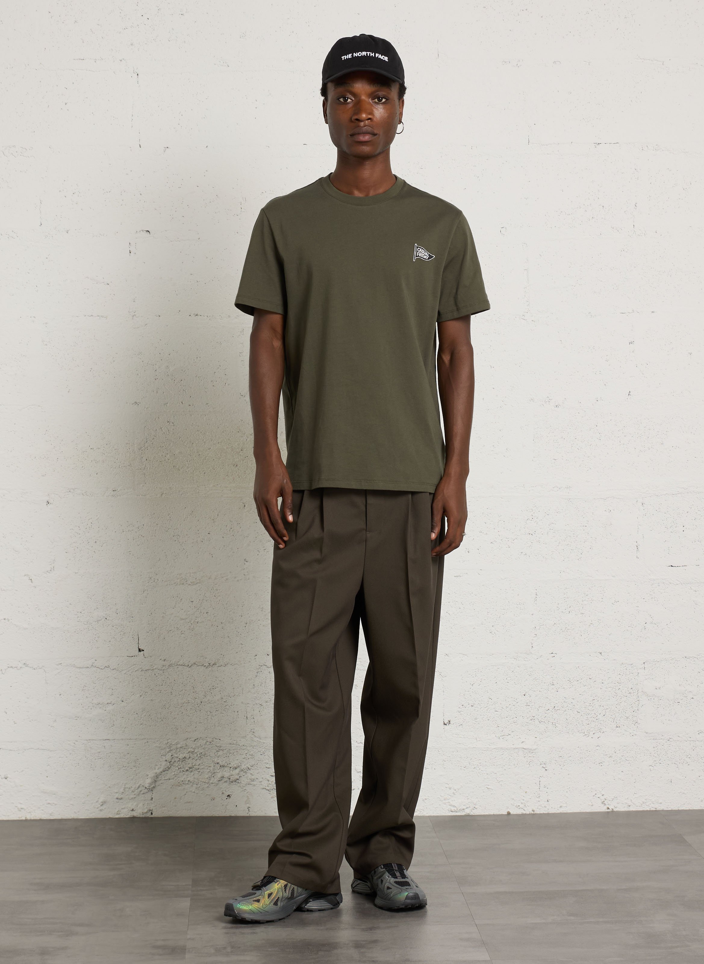 Einfarbige Anzughose mit Bundfalten CASUAL FRIDAY Beige