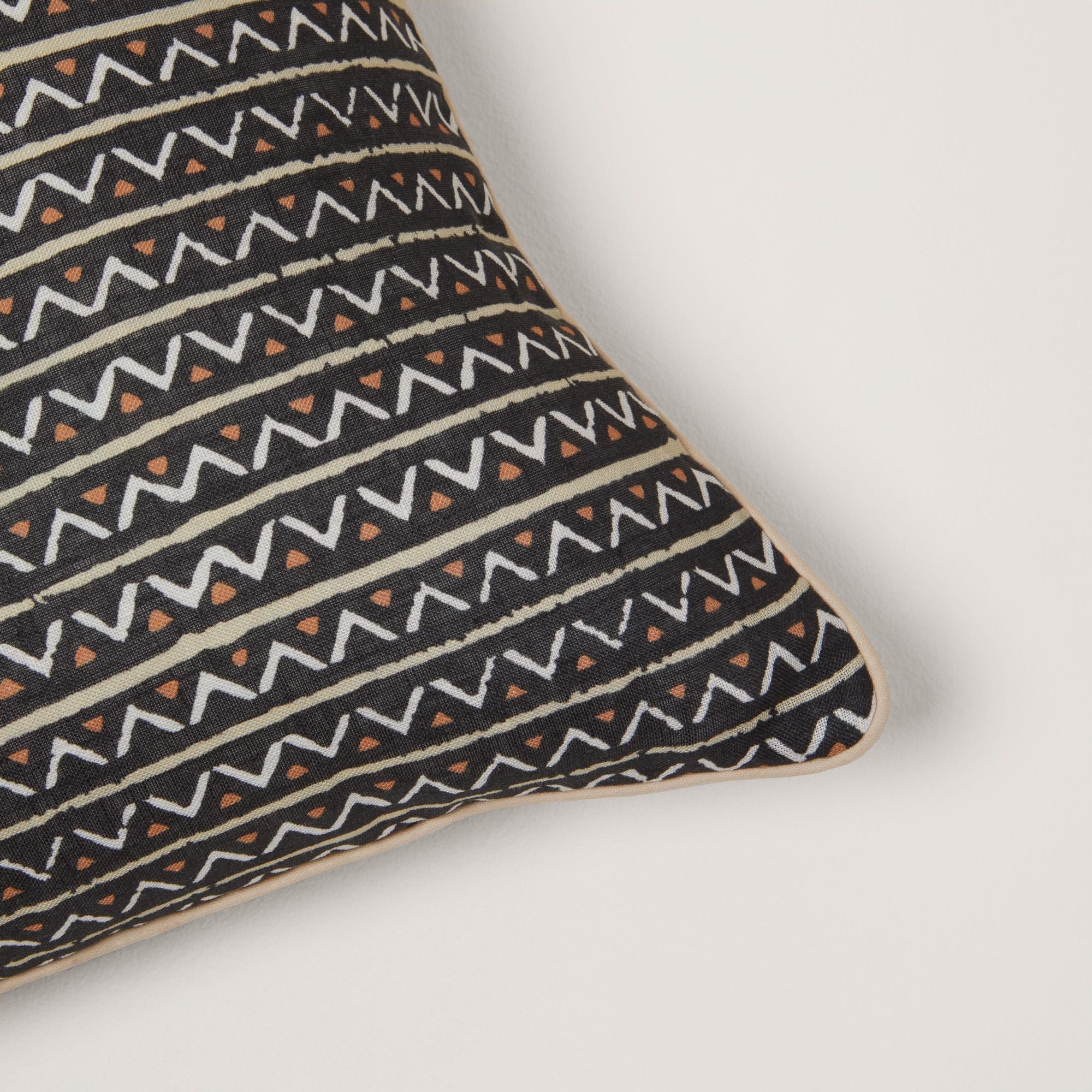 Cushion cover MADURA Black