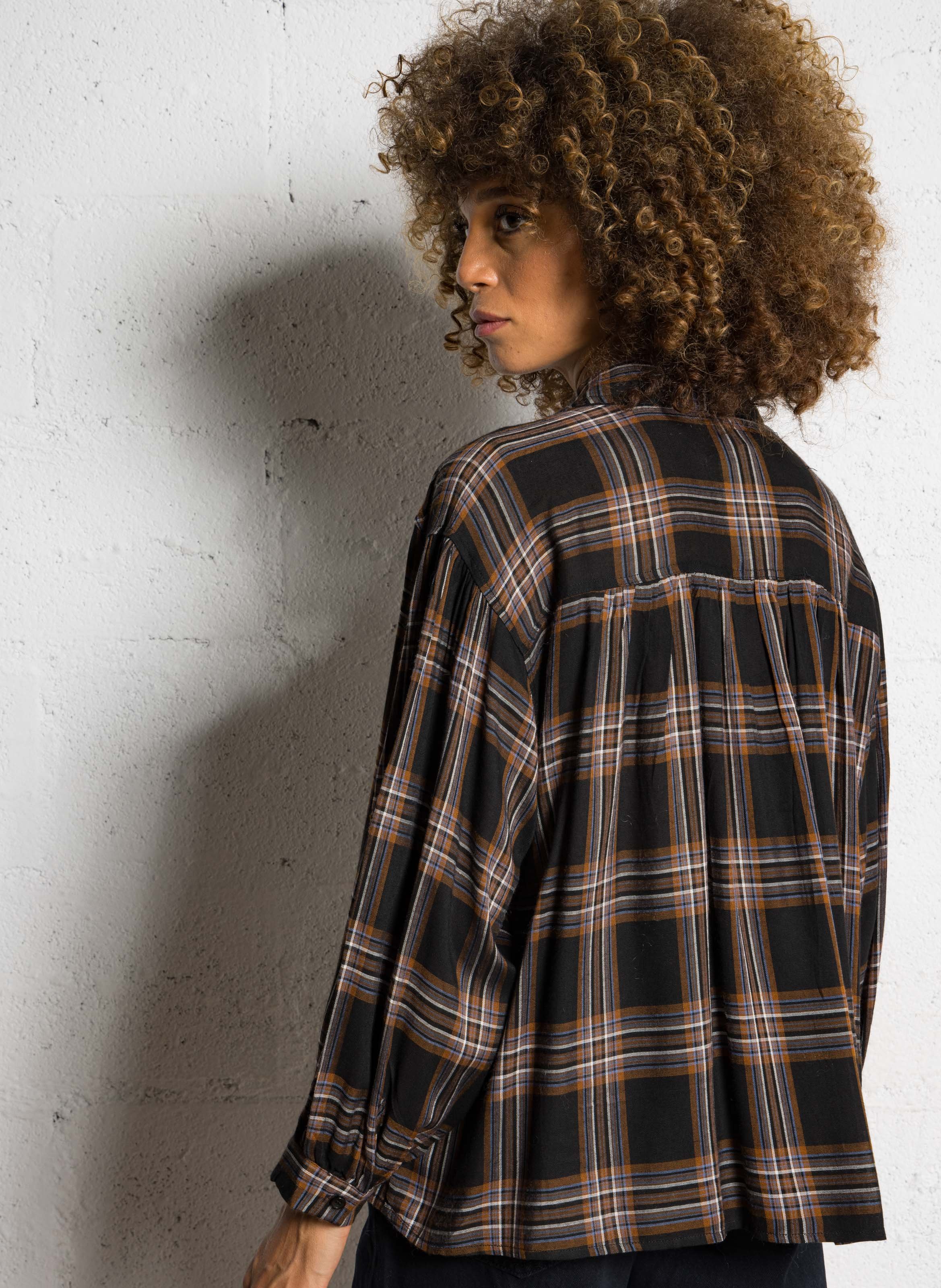 Bluse mit viktorianischem Kragen SEE U SOON Schwarz