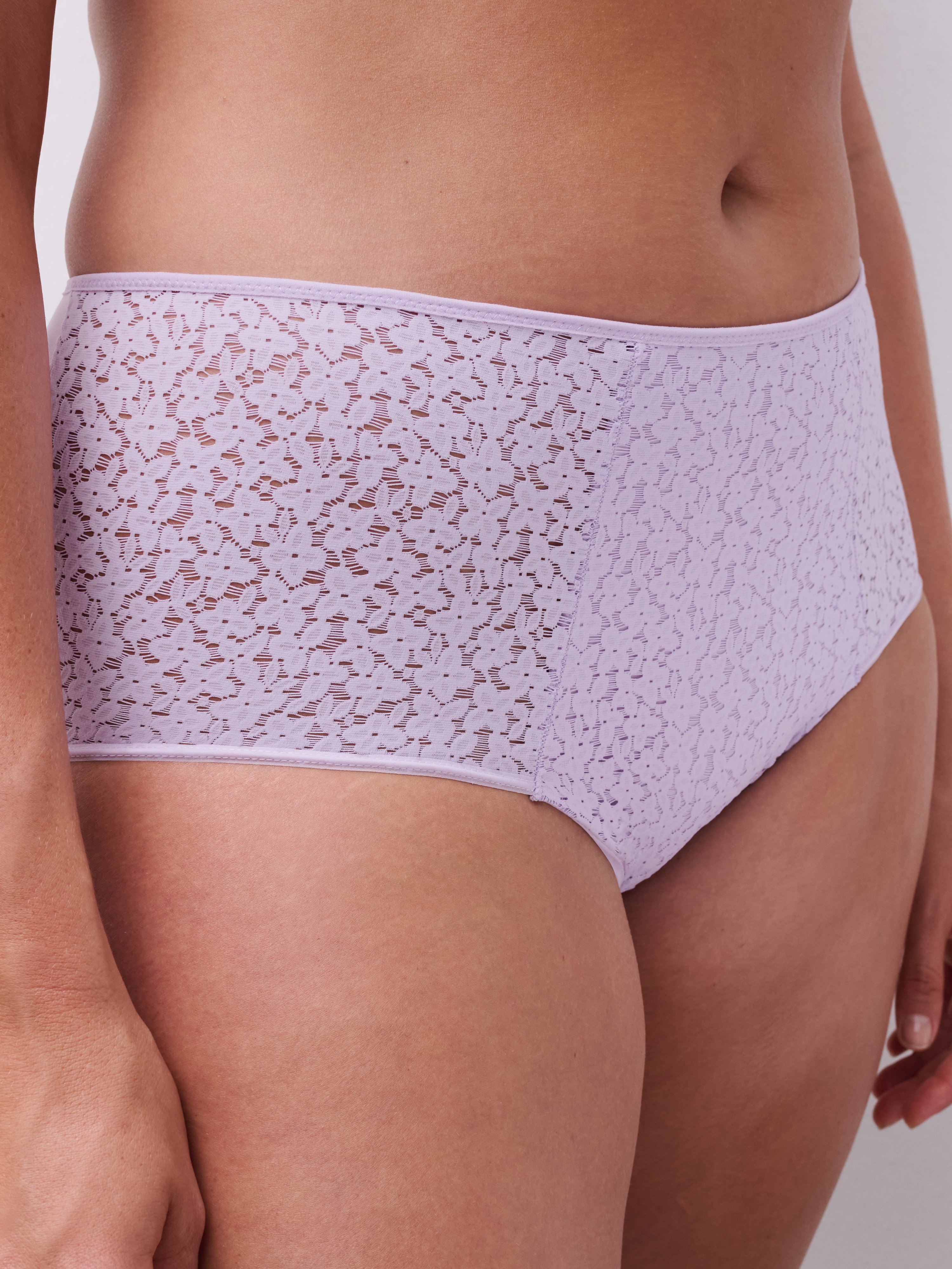 High-waisted lace panties CHANTELLE Purple