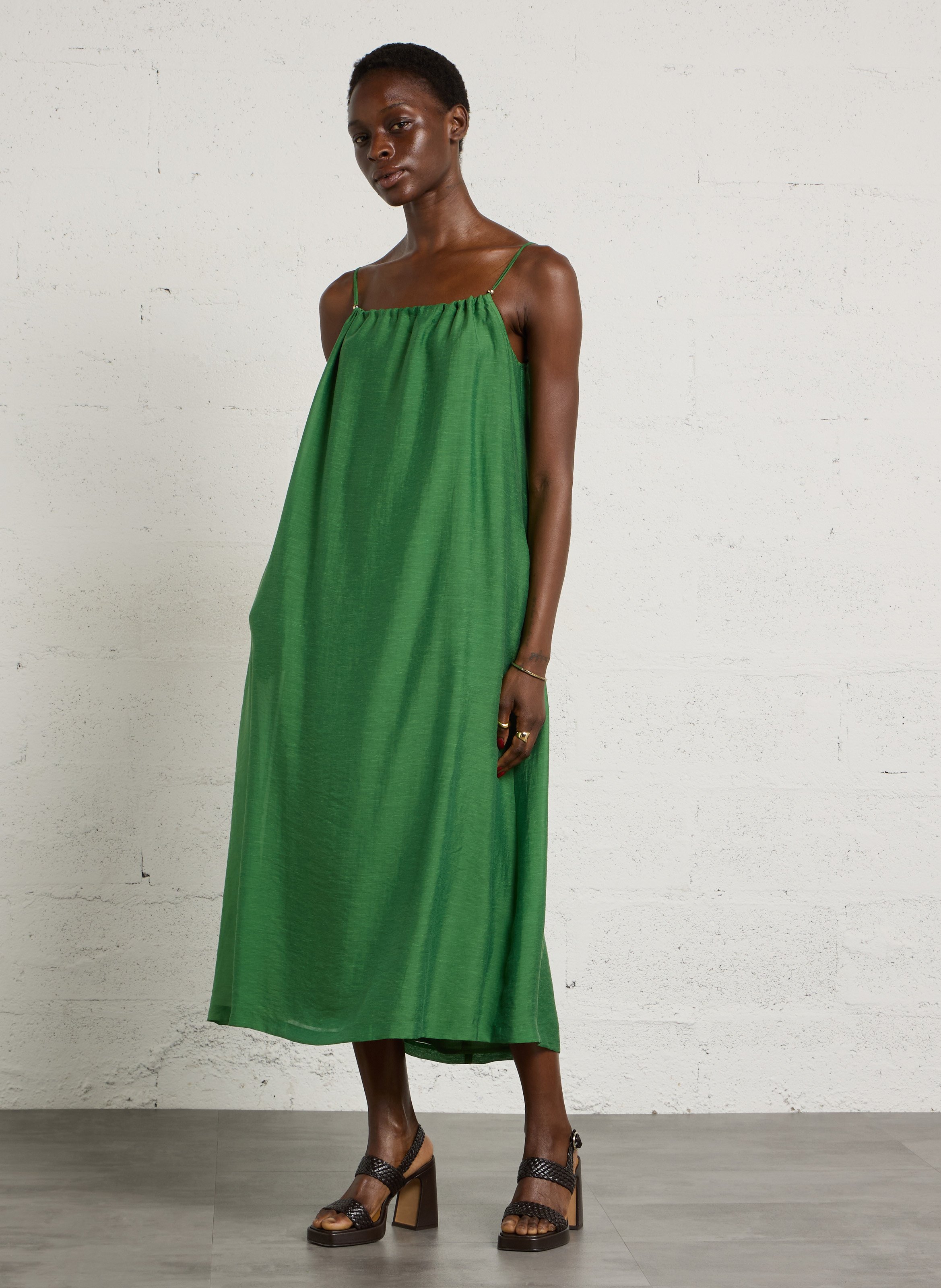 Vestido satinado holgado MAISON 123 Verde