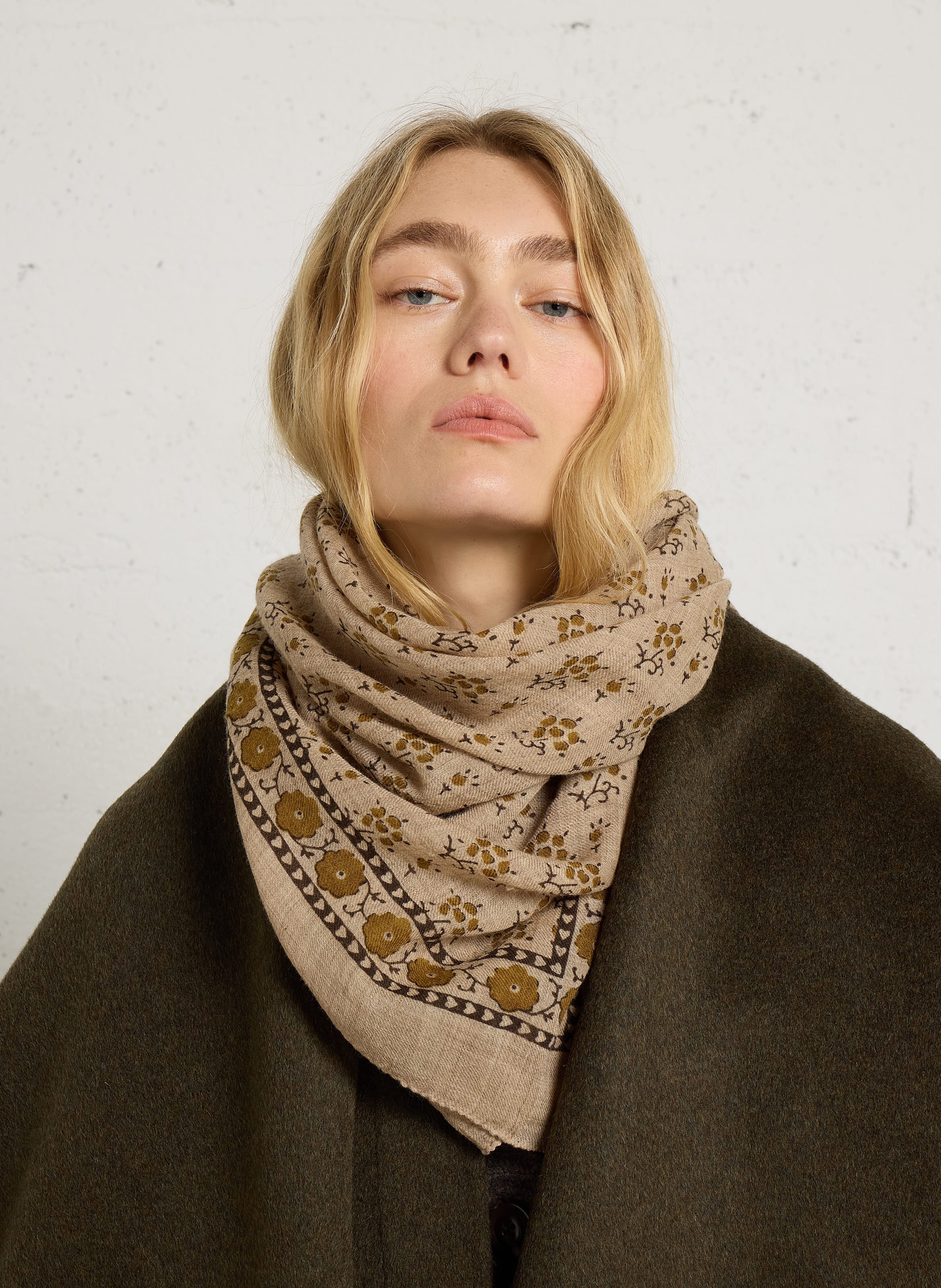 Foulard van wol-twill met motiefje SOEUR Beige