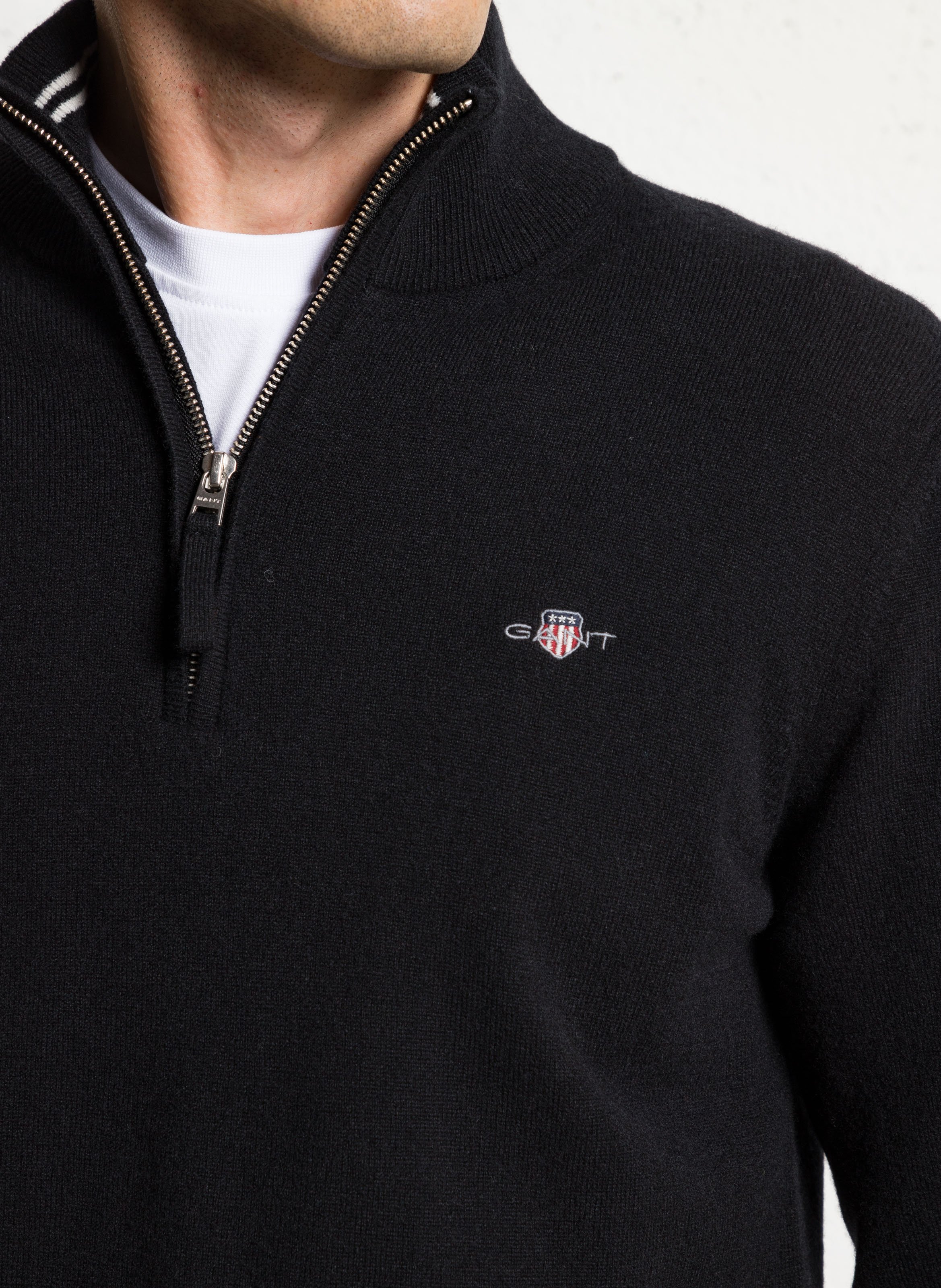 Pull droit col montant zippé en laine GANT Noir