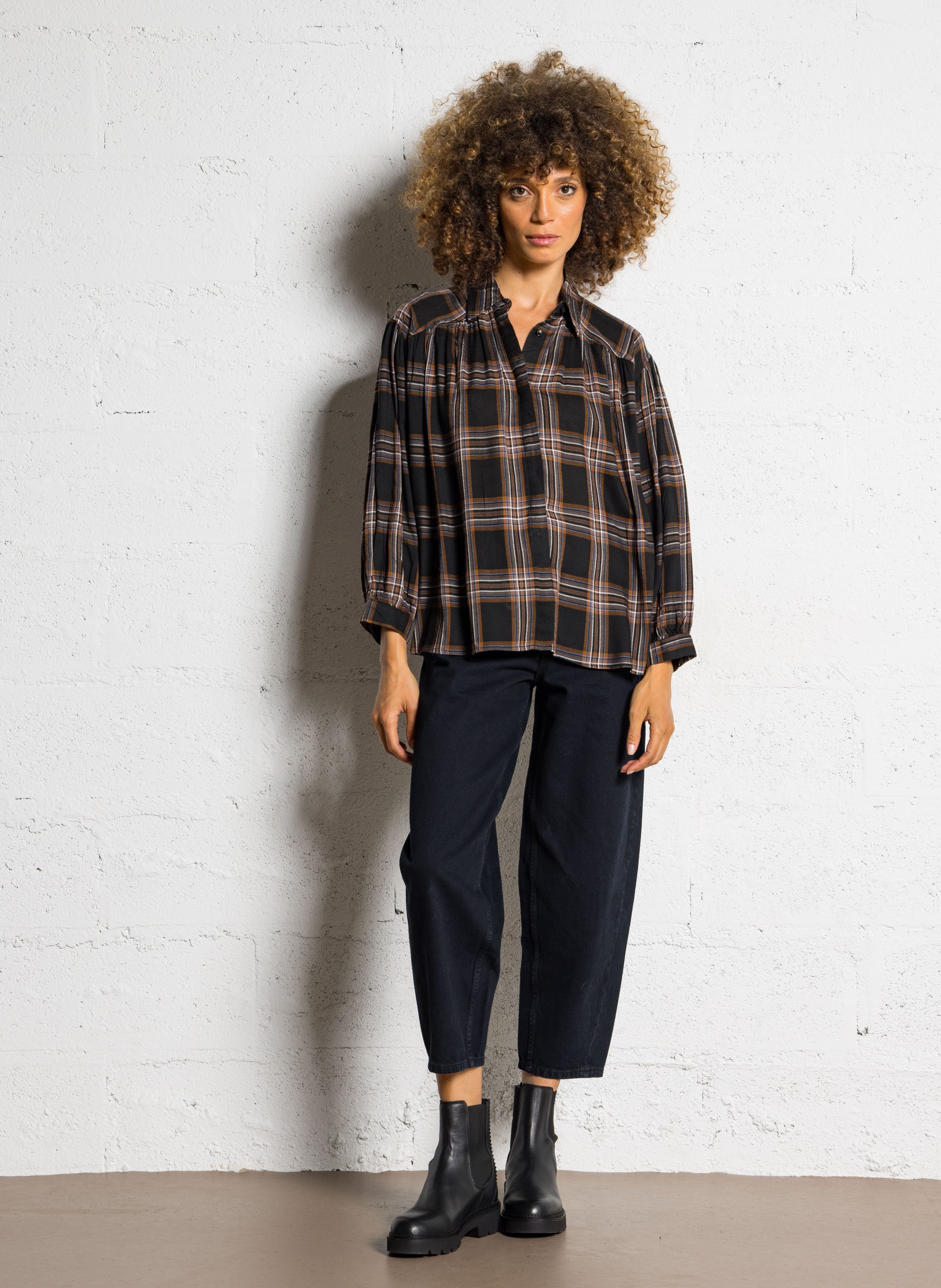 Bluse mit viktorianischem Kragen SEE U SOON Schwarz