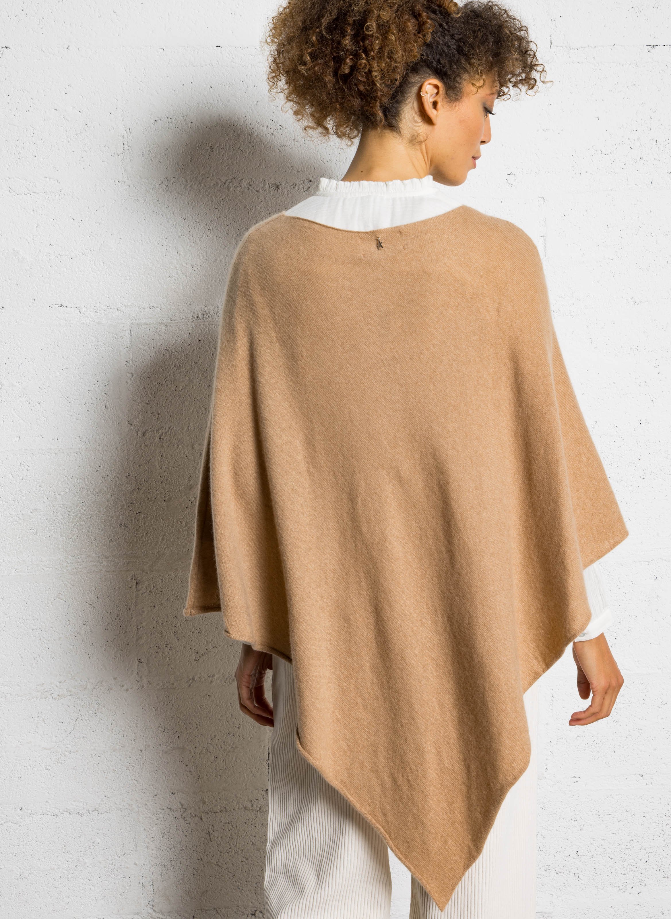 Poncho col bateau en cachemire SUD EXPRESS Beige