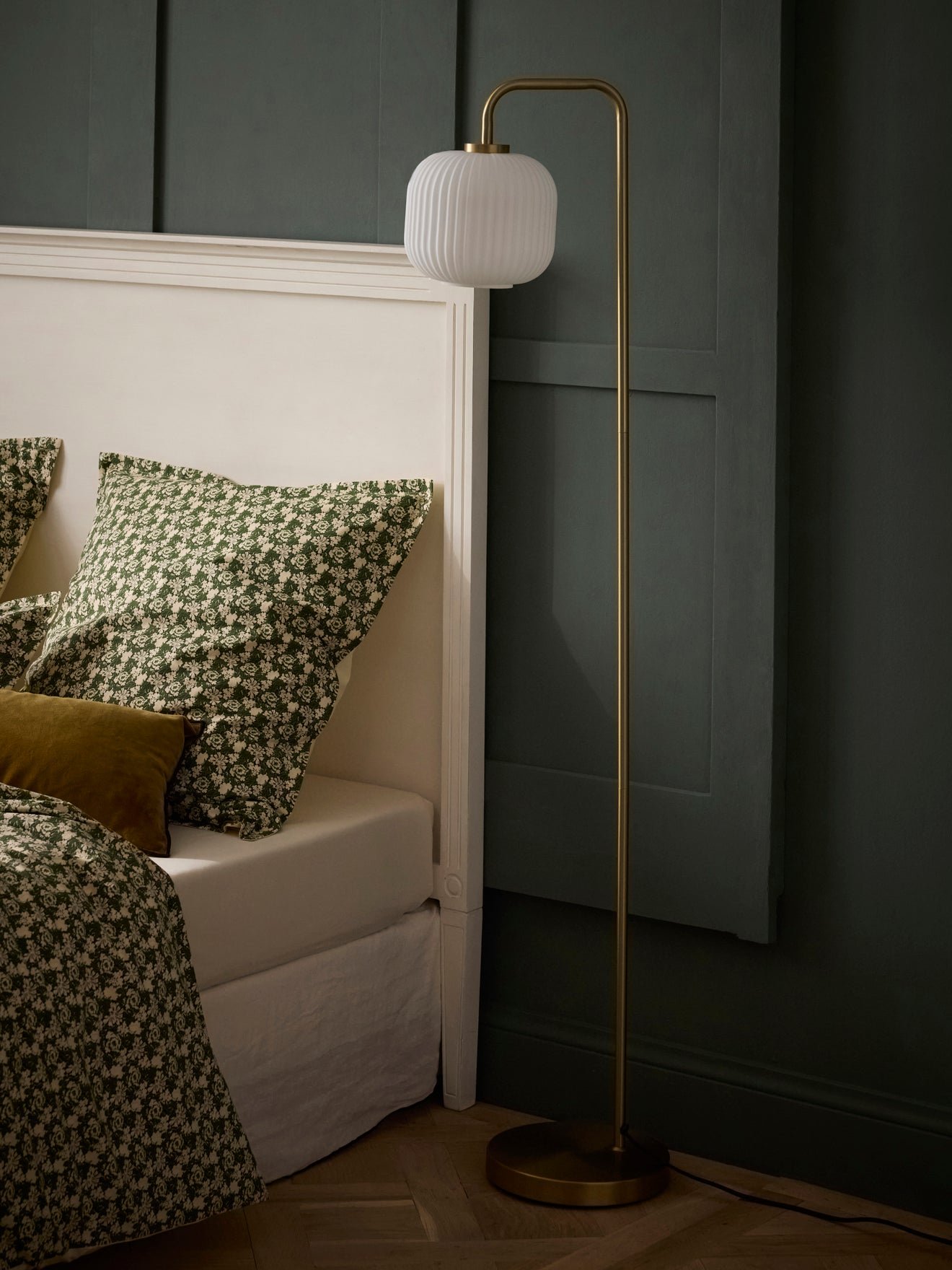 Arsène floor lamp in metal and ribbed glass CYRILLUS White