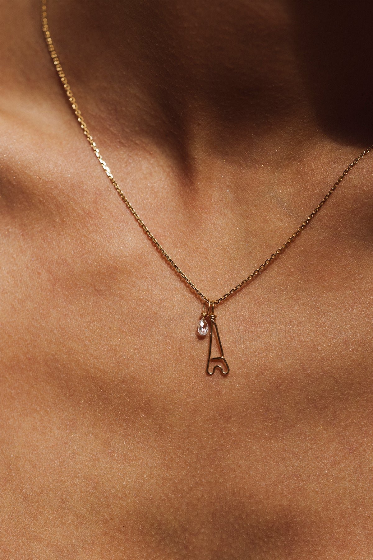 Miaor 750 white diamond pendant YAY White