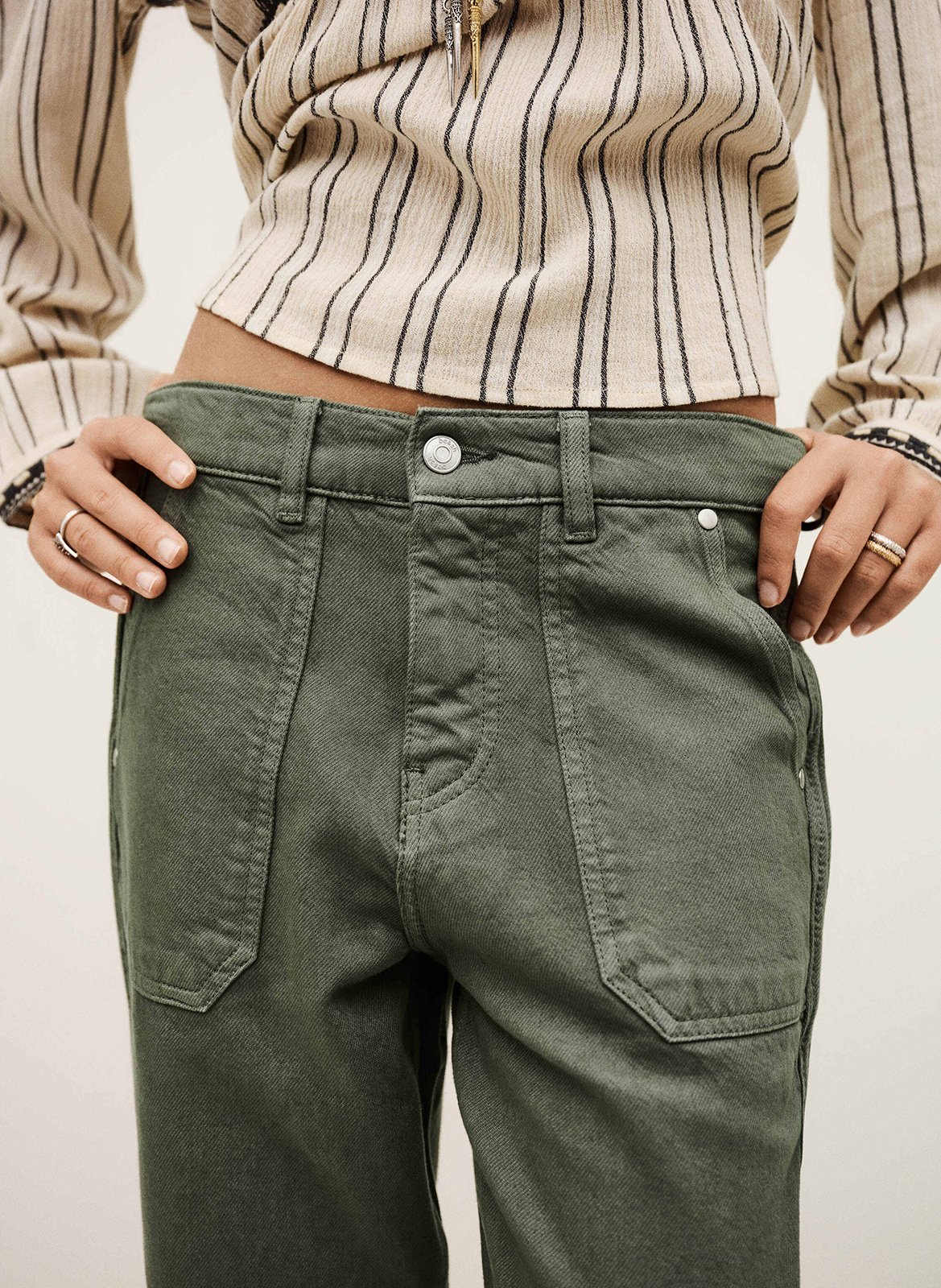 Wijde joggingbroek met een relaxte uitstraling. BA&SH Kaki