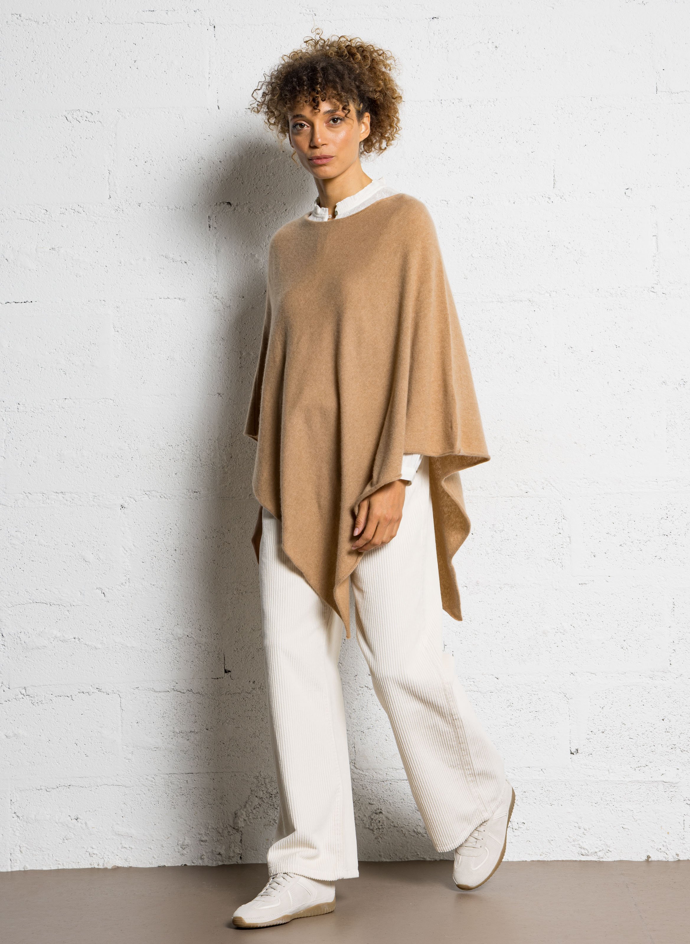 Poncho col bateau en cachemire SUD EXPRESS Beige