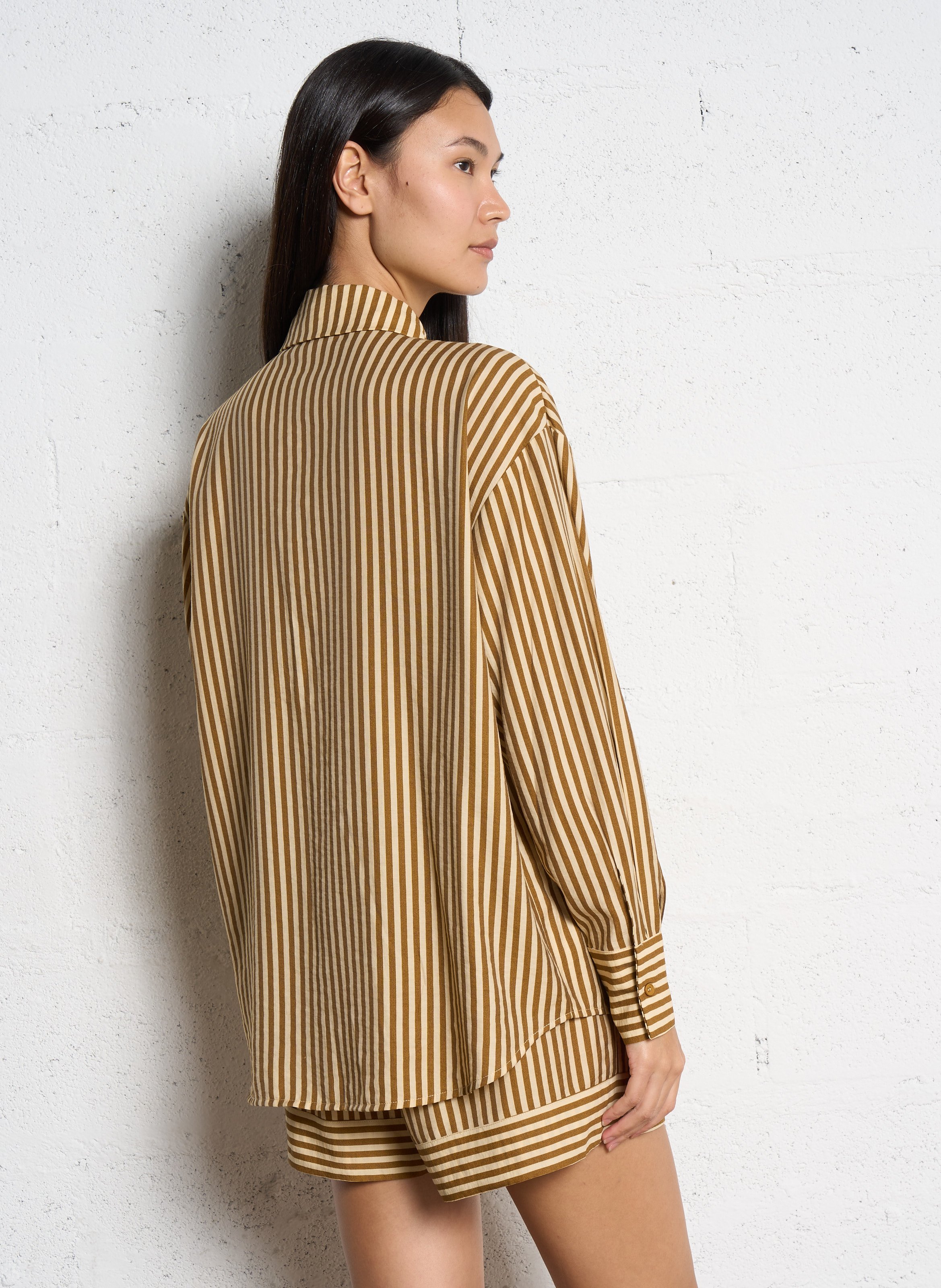 Gestreifte Oversize-Bluse mit klassischem Kragen SUNCOO Beige