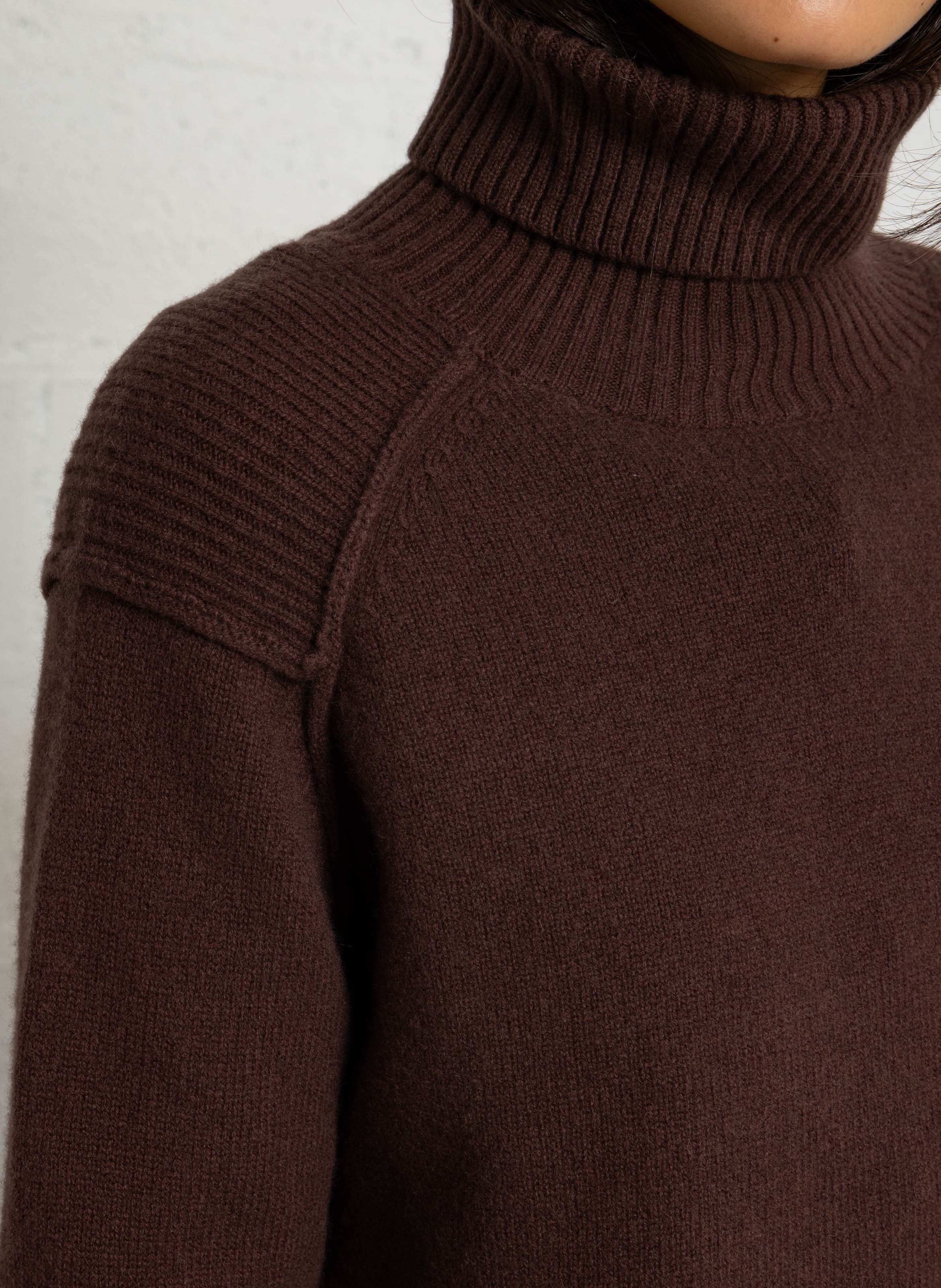 Wool turtleneck sweater BELLA JONES Brown