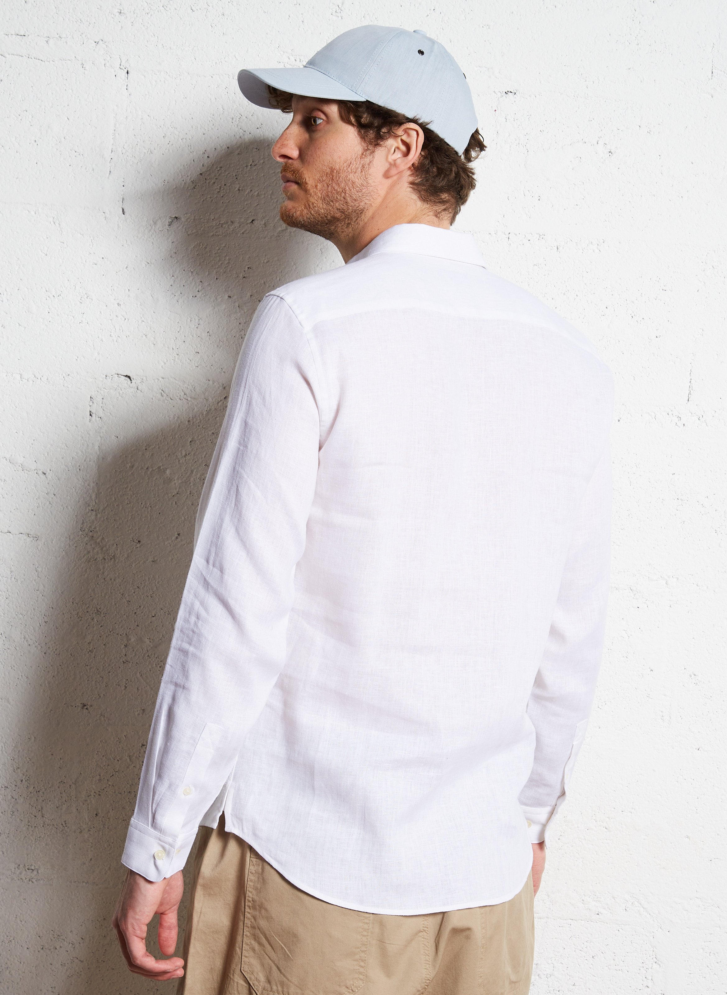 Gerade geschnittene Leinenbluse mit V-Dekolleté und Taschen AU PRINTEMPS PARIS Weiss