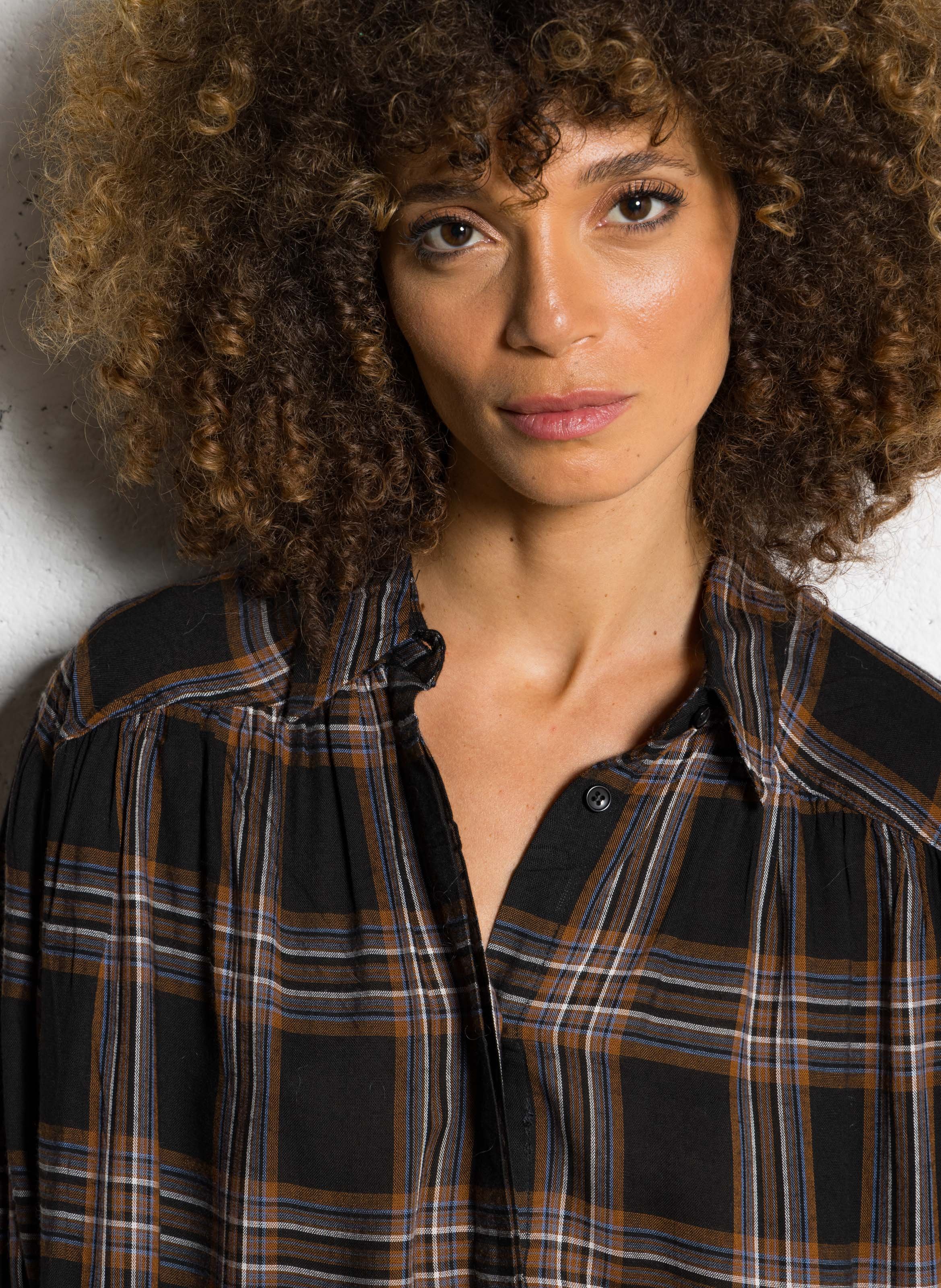 Bluse mit viktorianischem Kragen SEE U SOON Schwarz