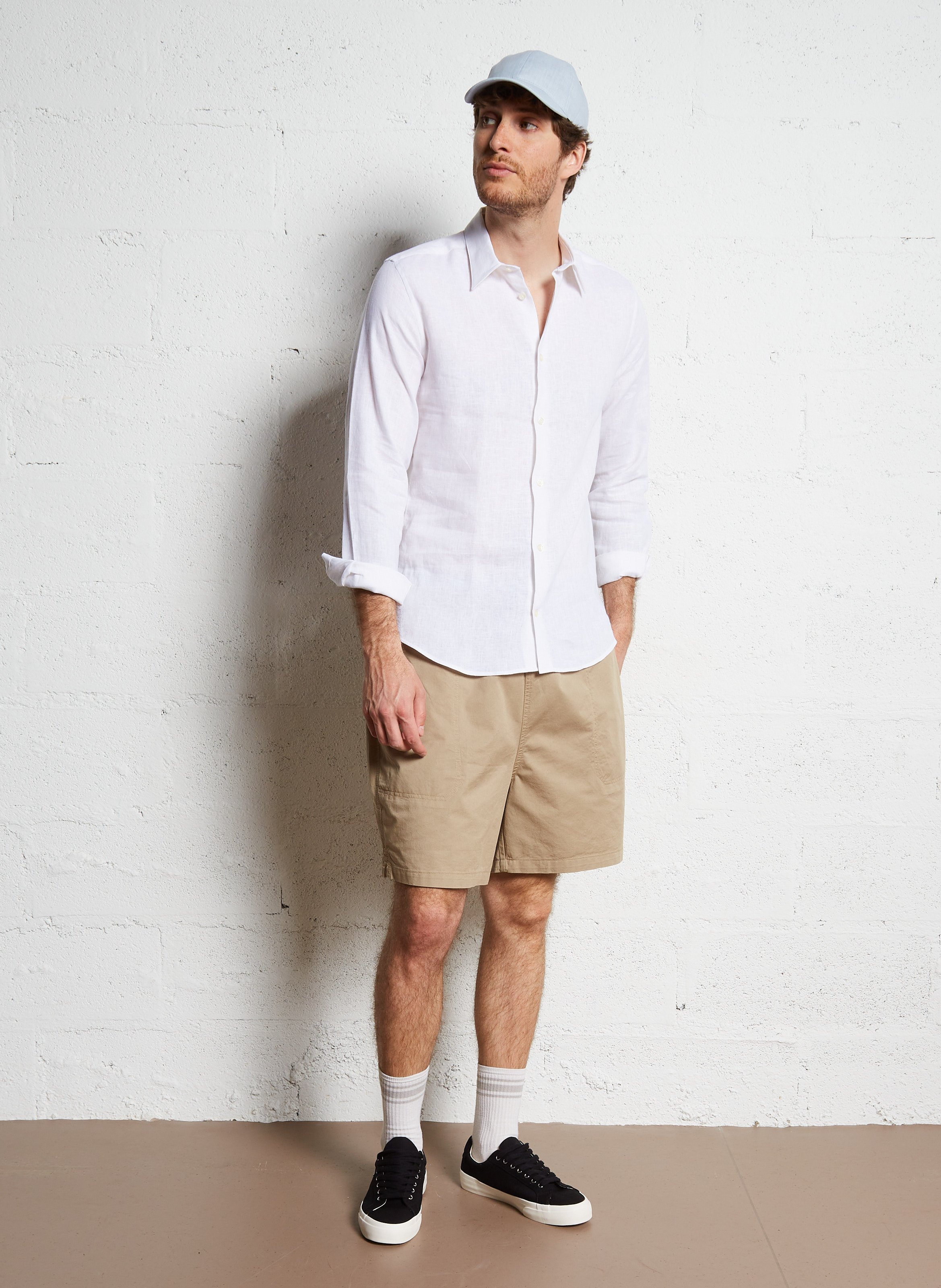 Gerade geschnittene Leinenbluse mit V-Dekolleté und Taschen AU PRINTEMPS PARIS Weiss