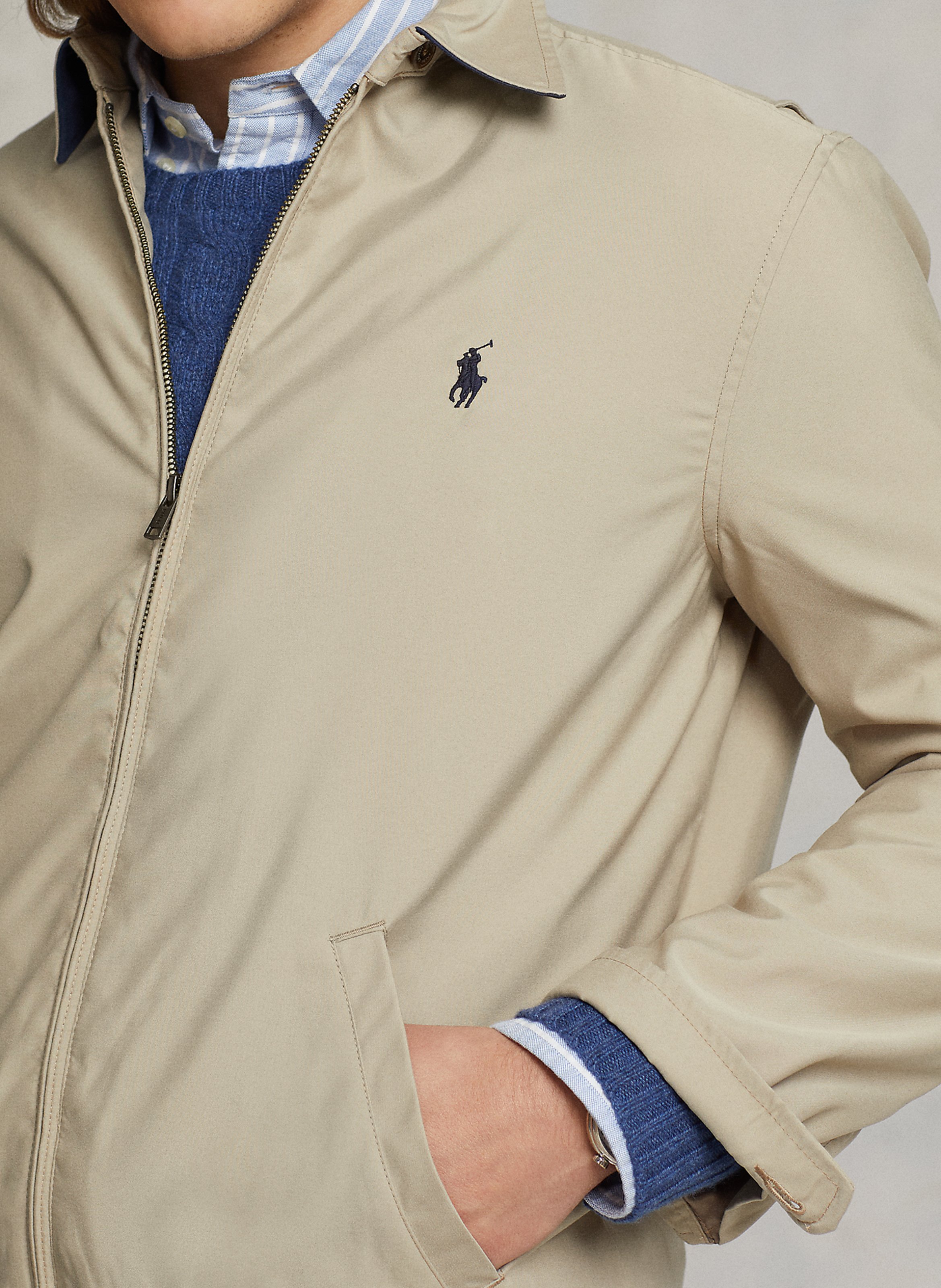 Ruimvallend jasje met klassieke kraag Beige