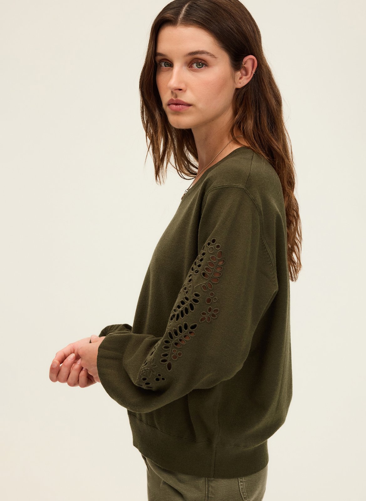 Plain straight sweatshirt with embroidered sleeves PABLO
