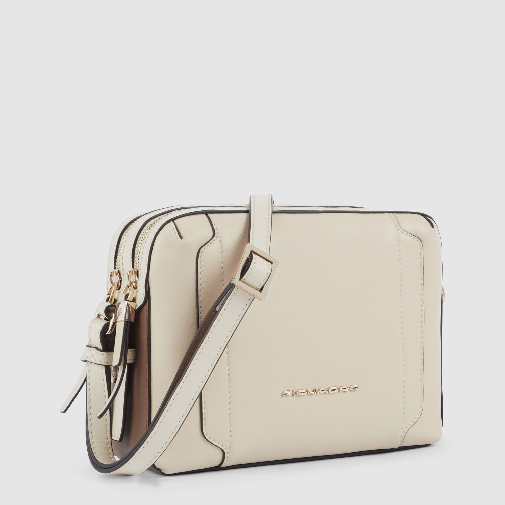 Women's shoulder bag model camera case in recycled fabric and leather Beige