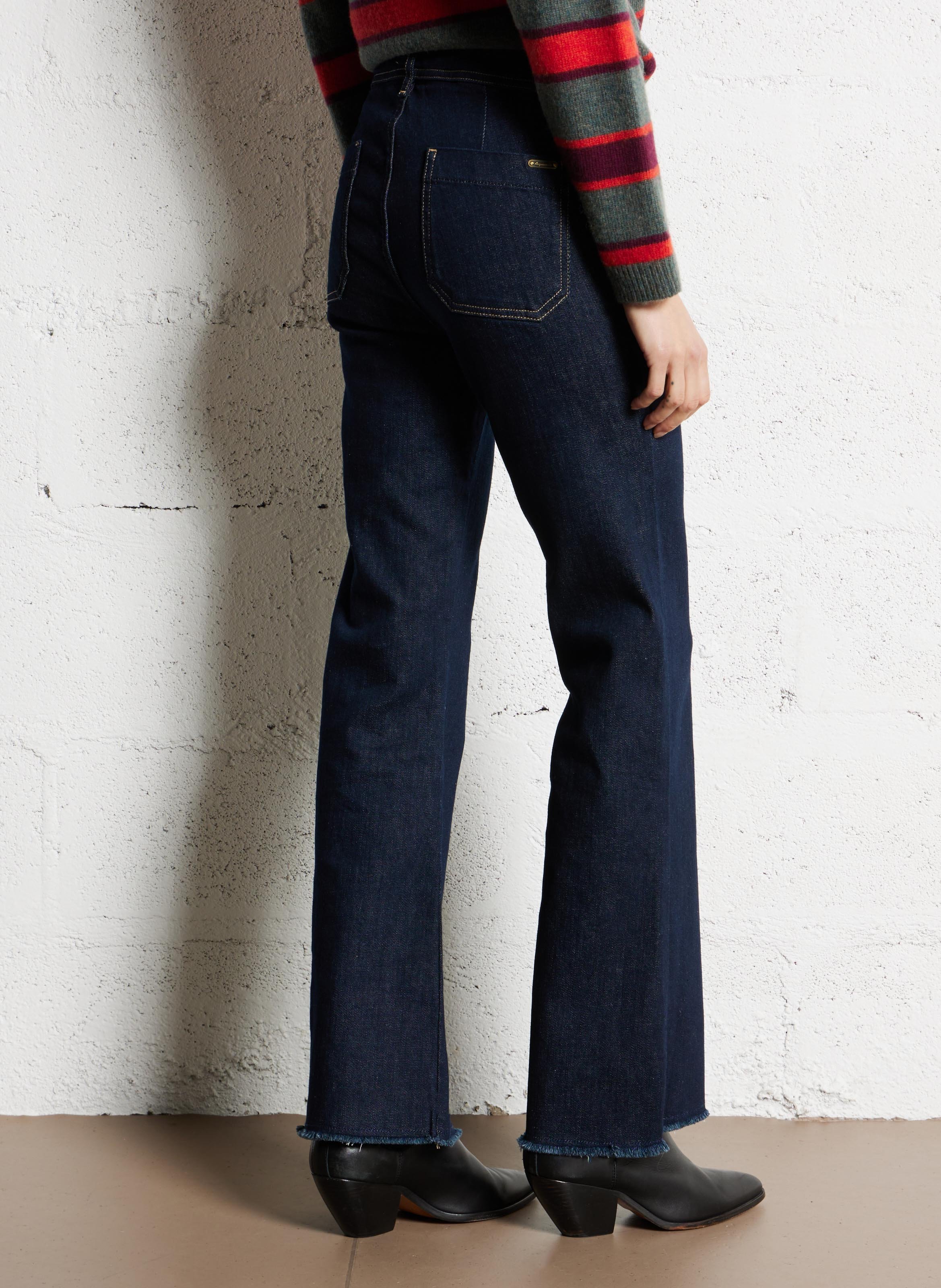 - Rechte jeans
- 5 zakken
- Recht model
- Verwassen effect ACQUAVERDE Blauw