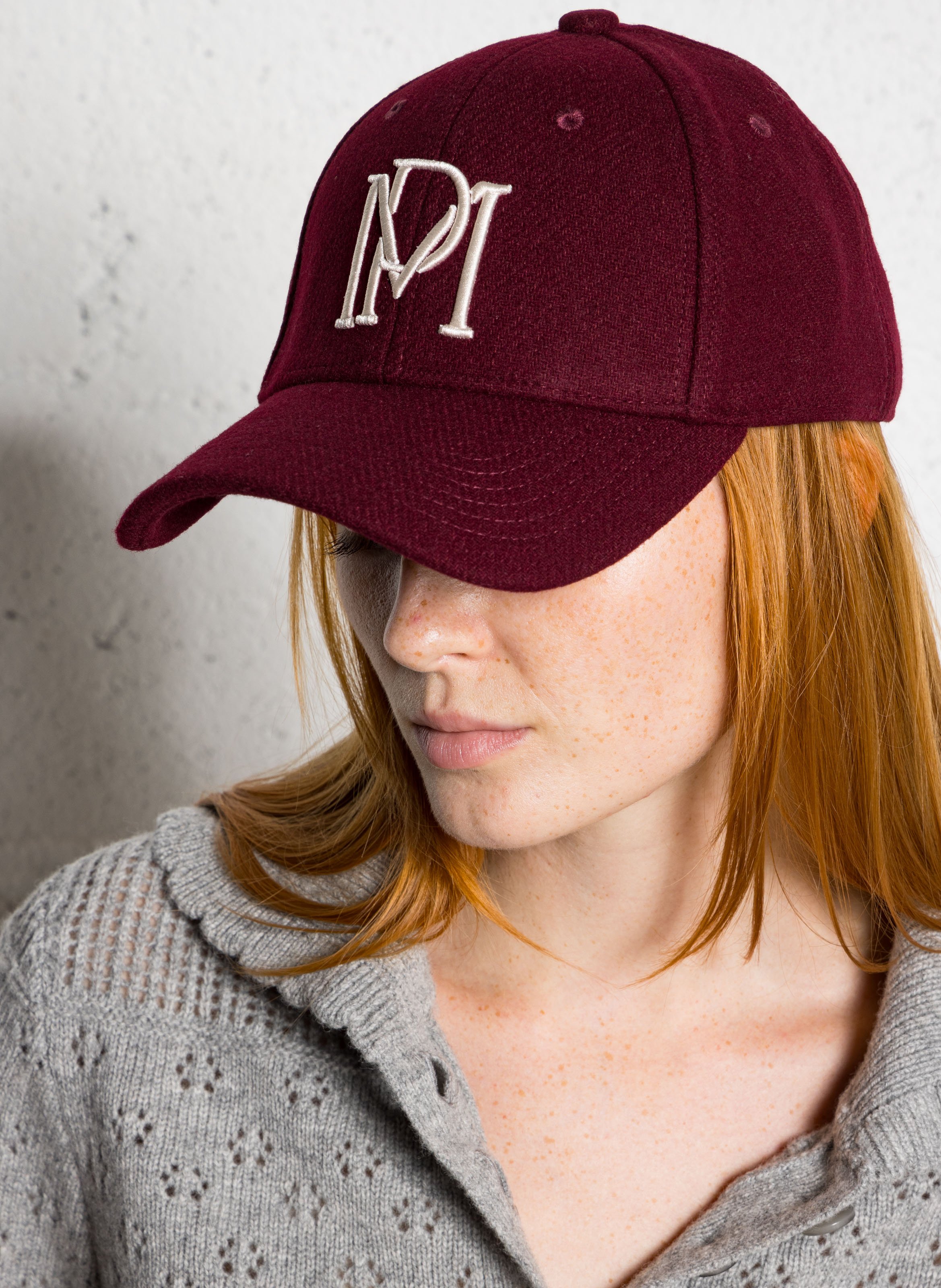 Bestickte Kappe aus Wollmix PETITE MENDIGOTE Rot