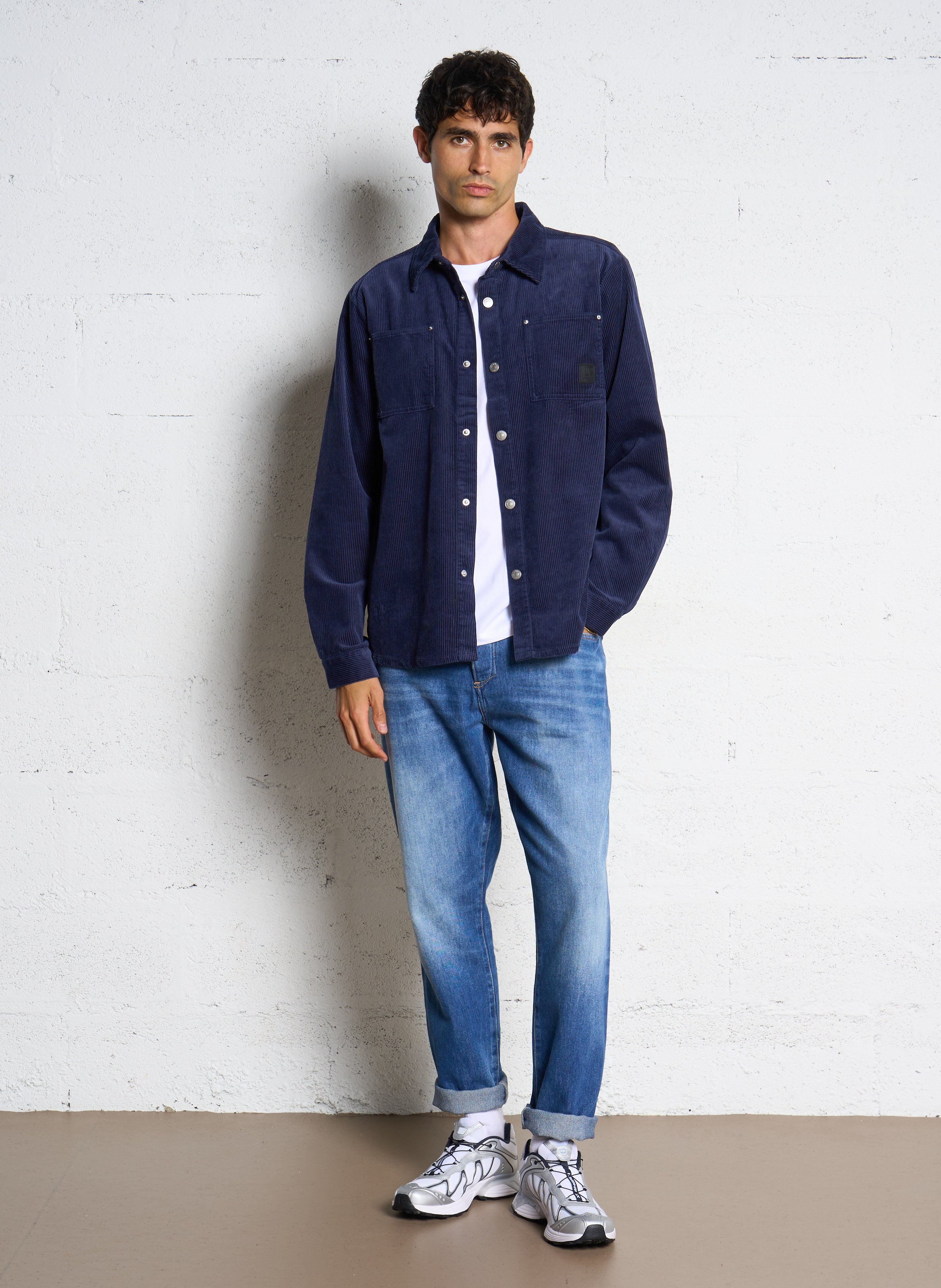 - Straight-leg jeans
- 5 pockets
- Straight cut
- Faded effect LE TEMPS DES CERISES Blue