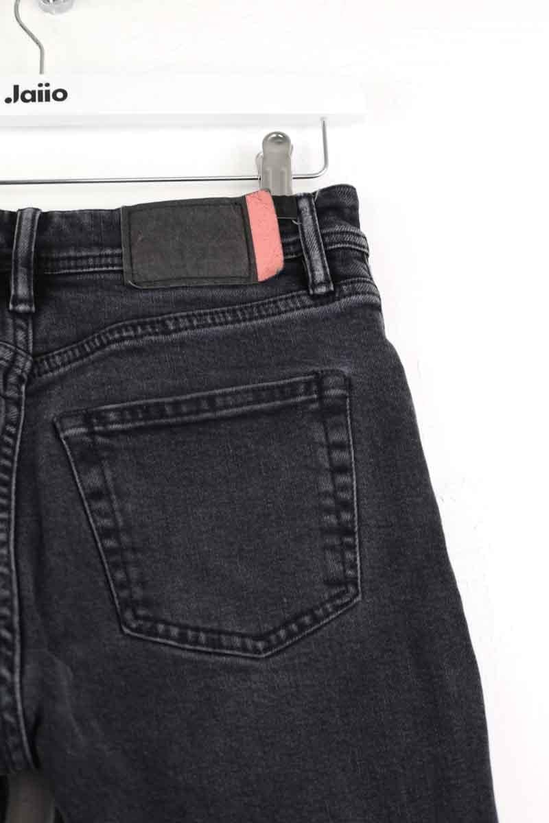 - Straight-leg jeans
- 5 pockets
- Straight cut
- Faded effect ACNE STUDIOS - Seconde Main Black