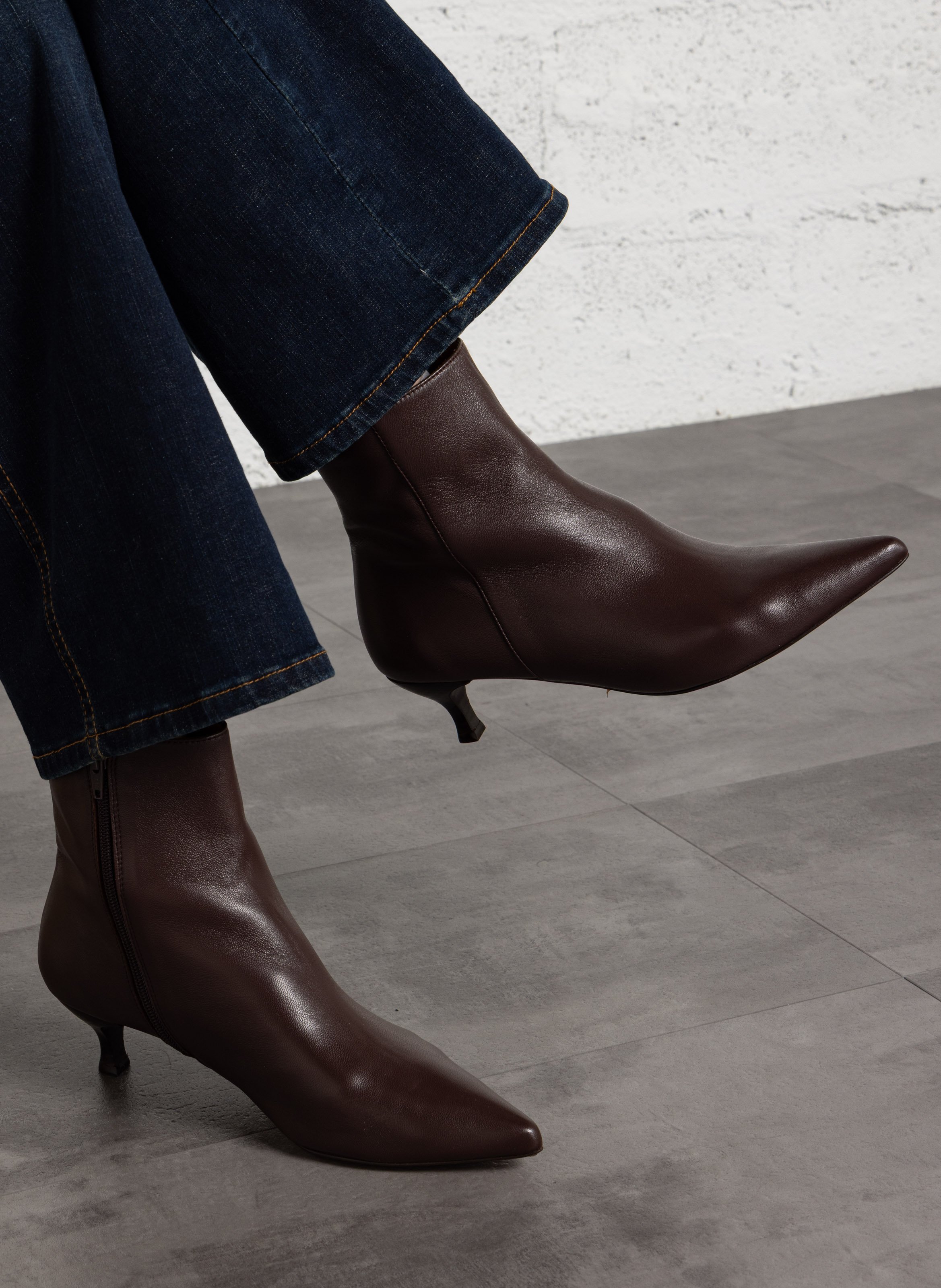 Spitze Lederstiefeletten ANTHOLOGY PARIS Braun