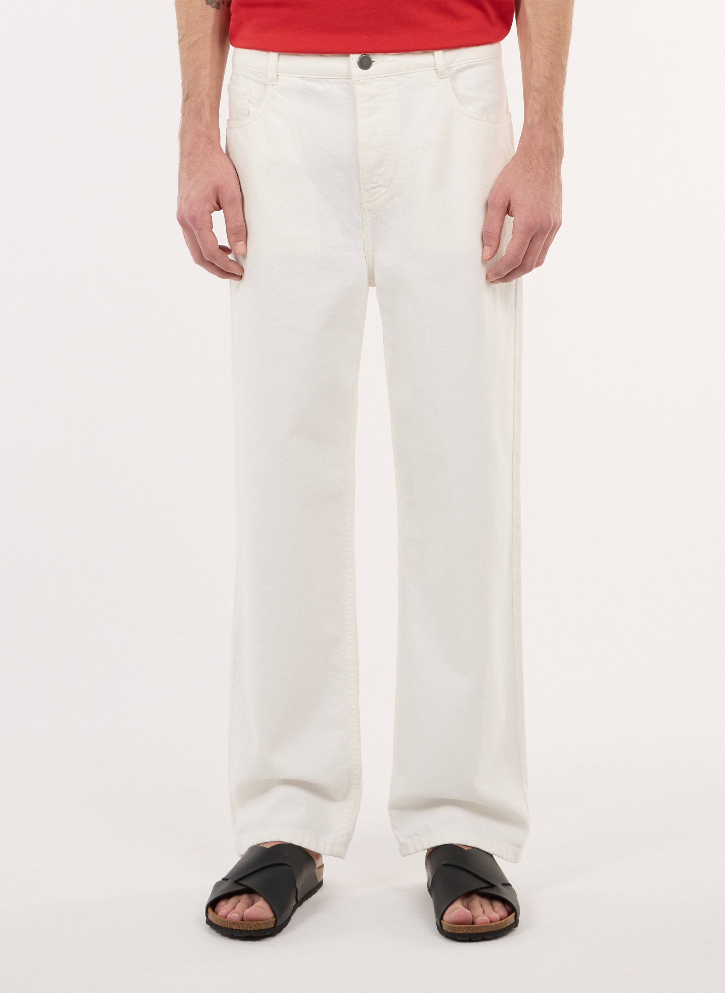 - Rechte jeans
- 5 zakken
- Recht model
- Verwassen effect SAISON 1865 Beige