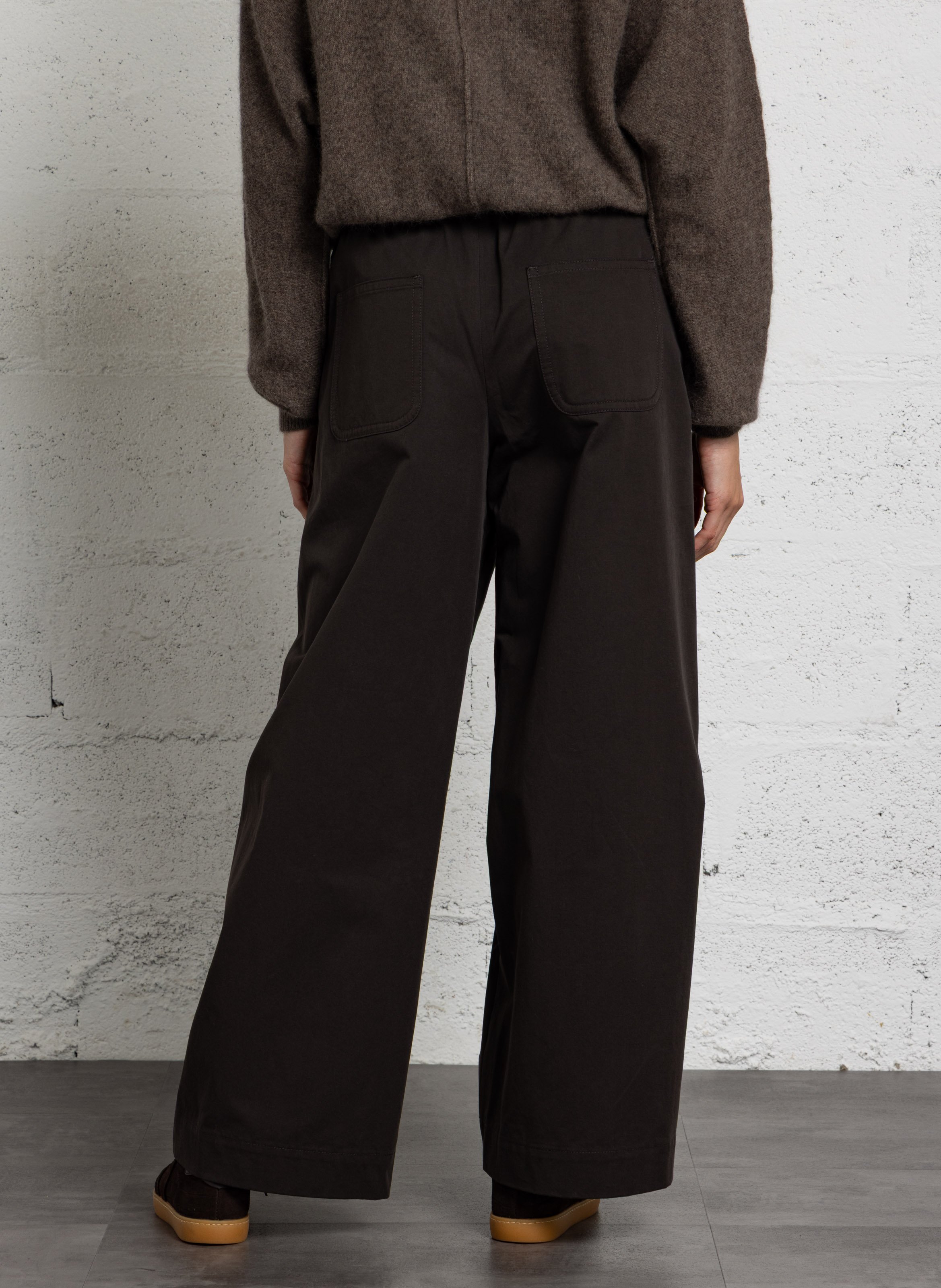 Weite gerade geschnittene Baumwollhose. BELLEROSE Braun
