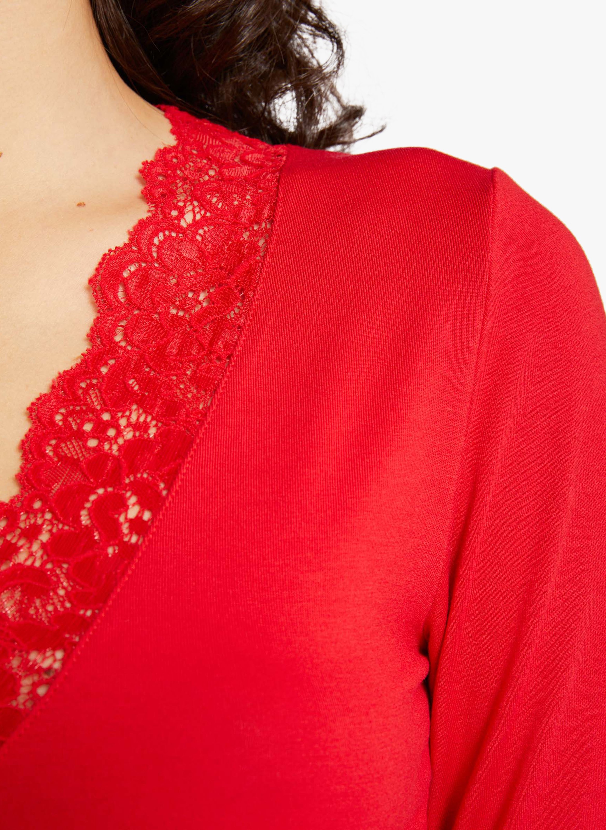 Pullover mit V-Ausschnitt und Spitzendetails MORGAN Rot