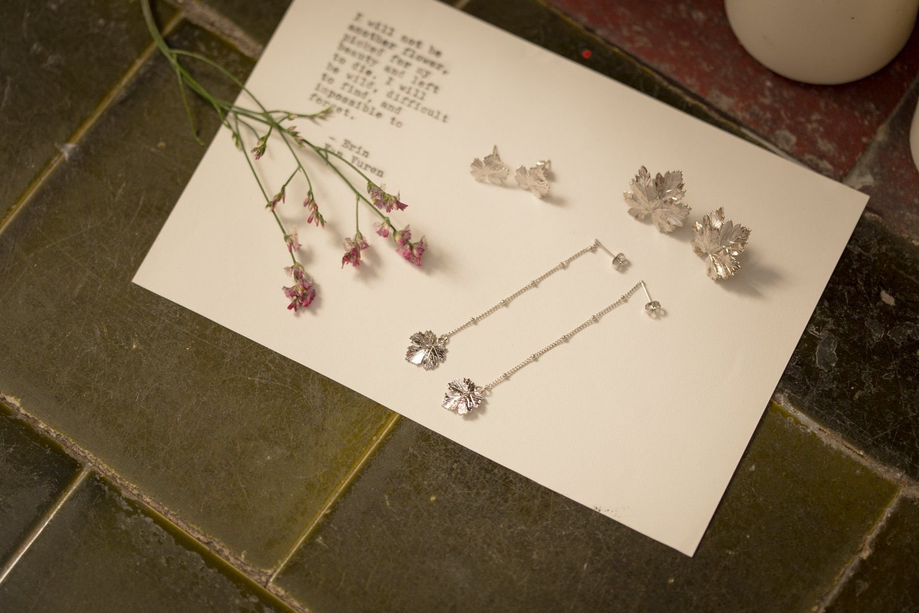 Silver-plated hanging leaf earrings MONSIEUR SIMONE Silver