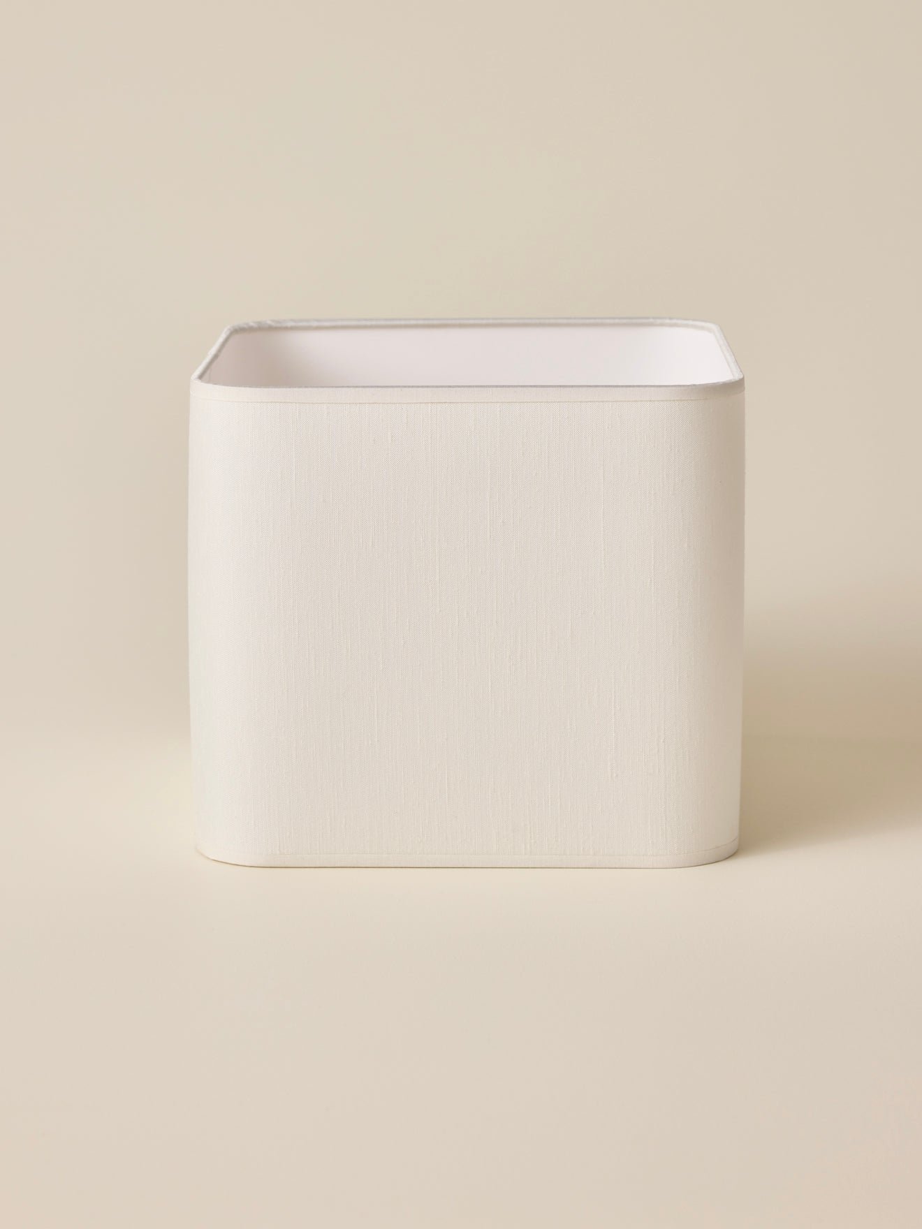 Ivory lampshade - small model victory CYRILLUS White
