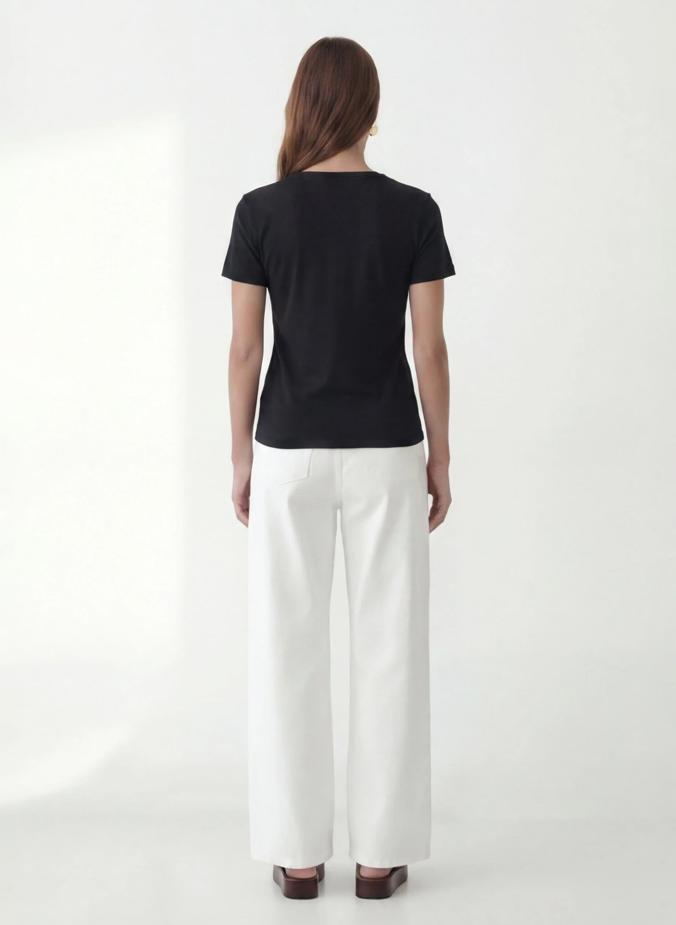 Fitted V-neck short-sleeve T-shirt KOOKAI Black