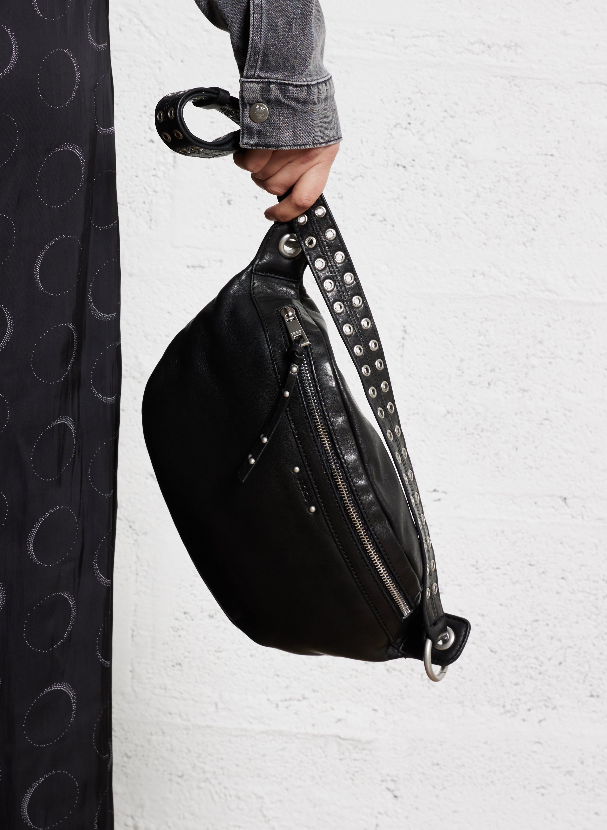 Zippered leather waist bag IKKS Black