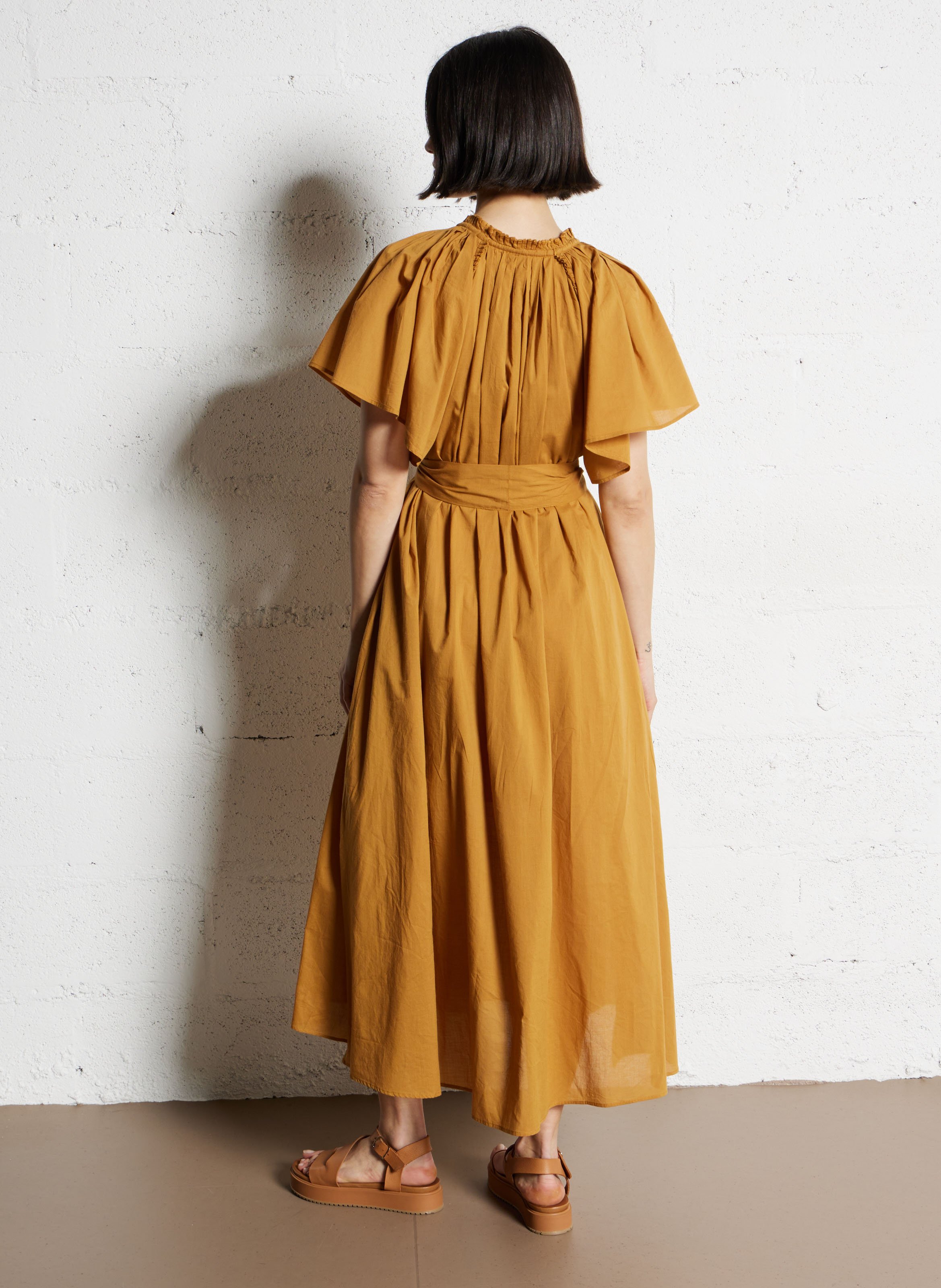 Lange, katoenen jurk met V-hals BELLEPIECE Bruin