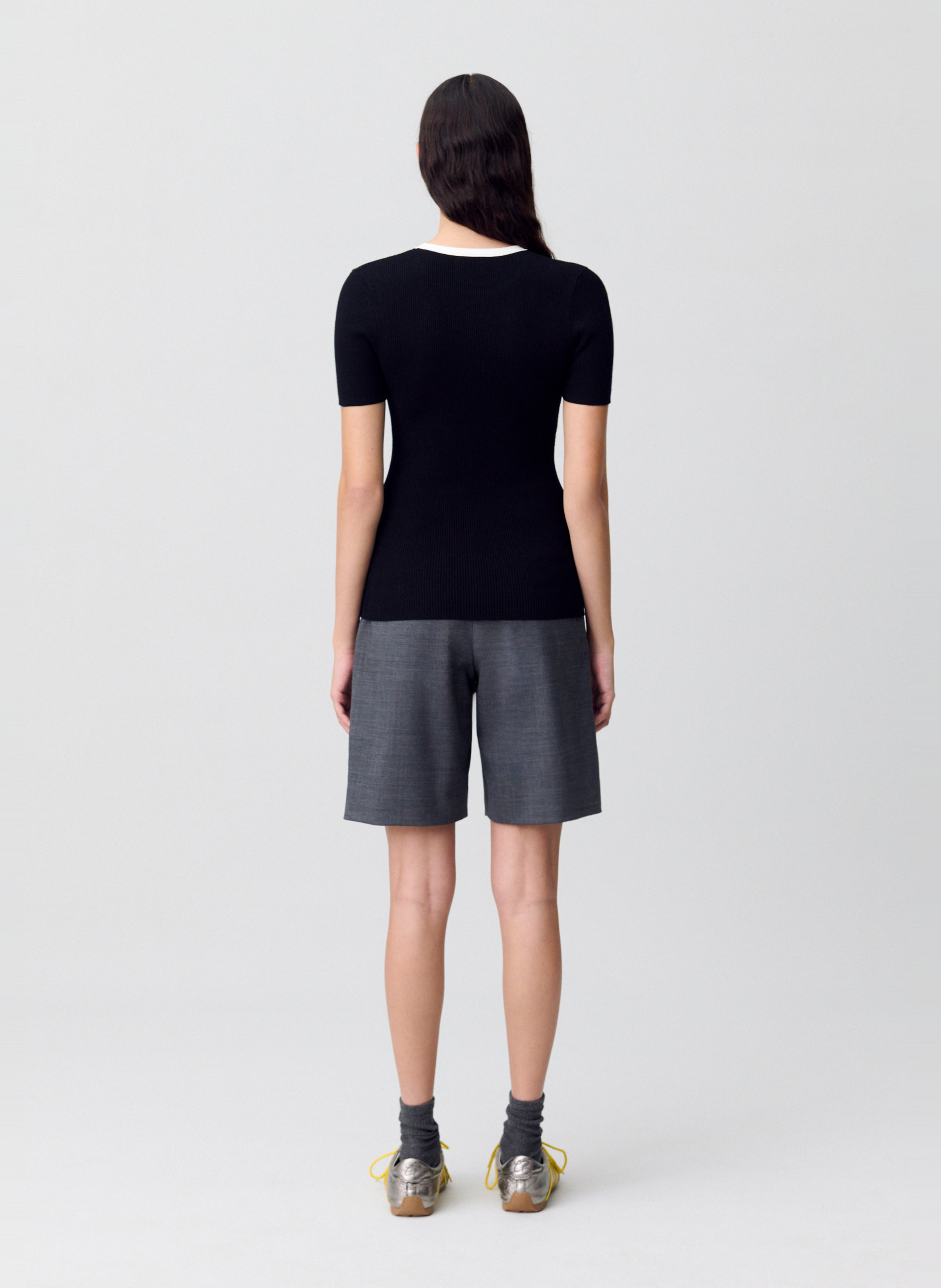 Ribbed straight t-shirt with contrasted edge. CLAUDIE PIERLOT Black