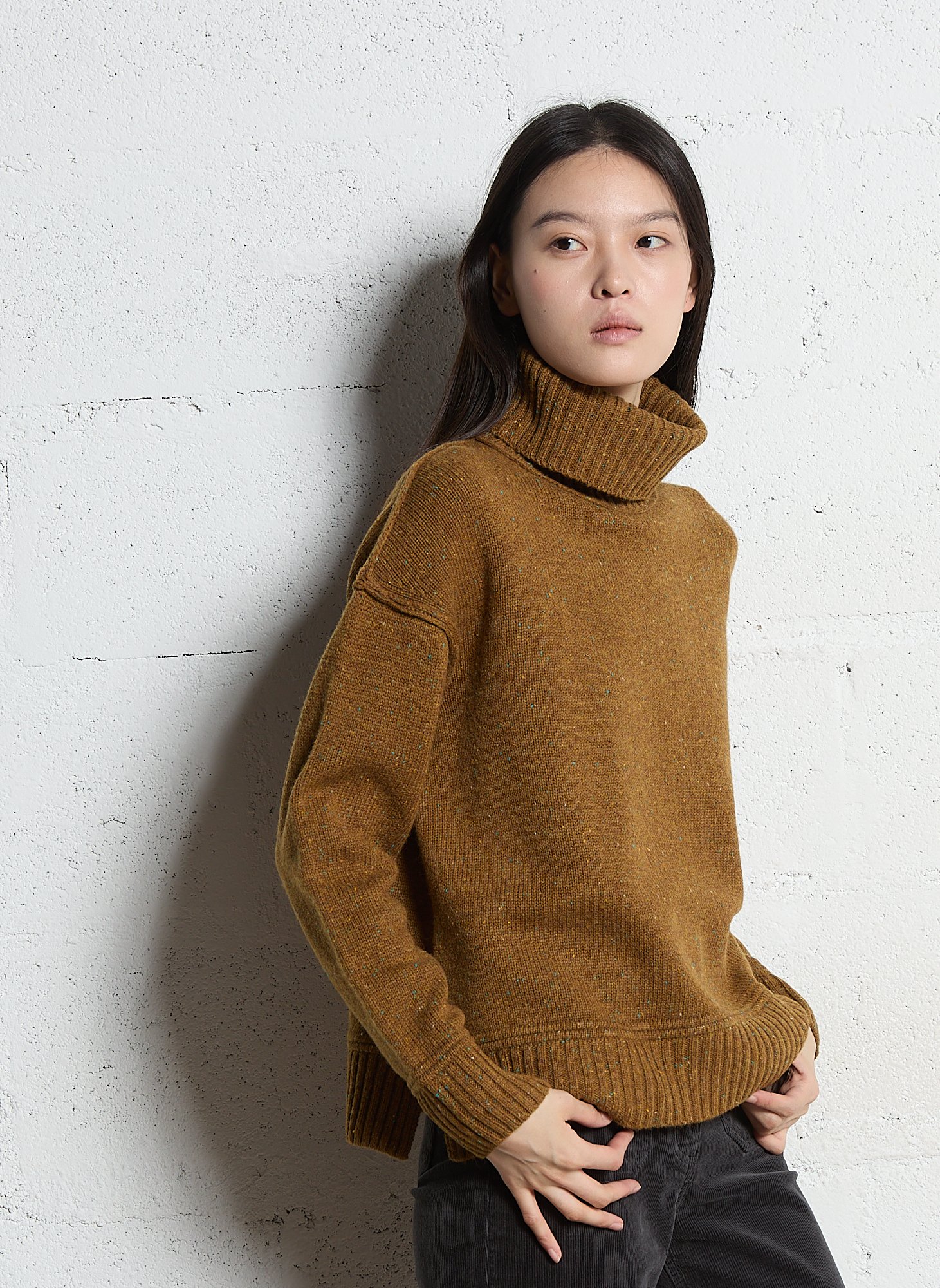 Pull ample col roulé moucheté en laine MAISON 123