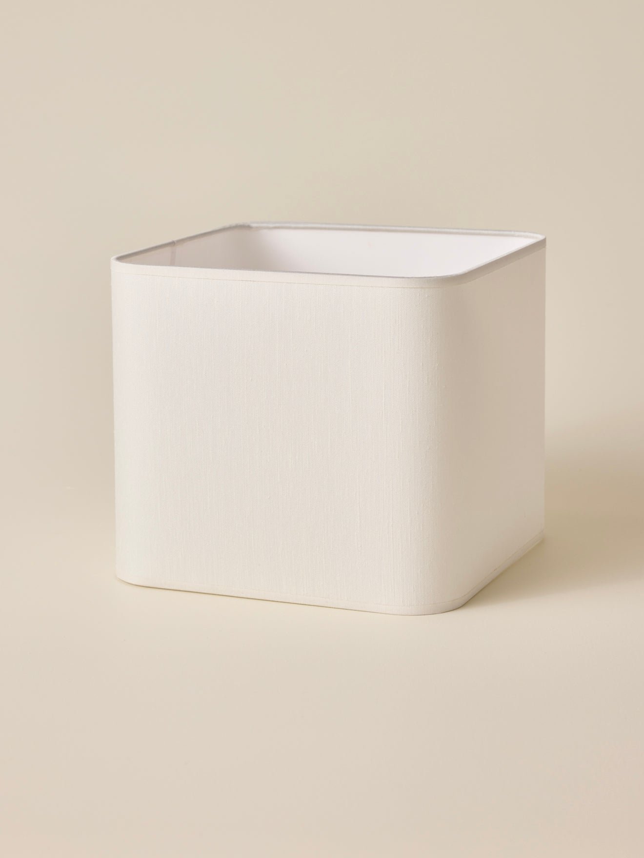 Ivory lampshade - small model victory CYRILLUS White
