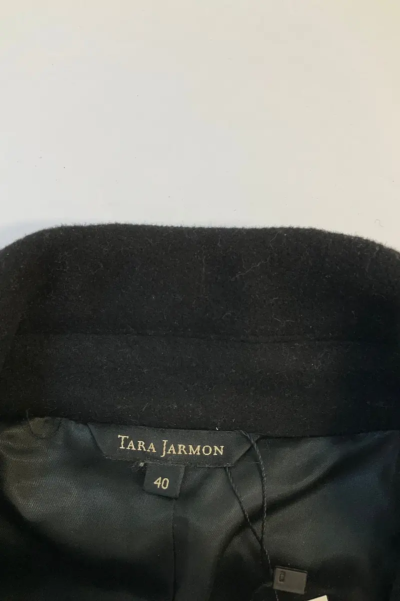 Coat TARA JARMON - Seconde Main Black
