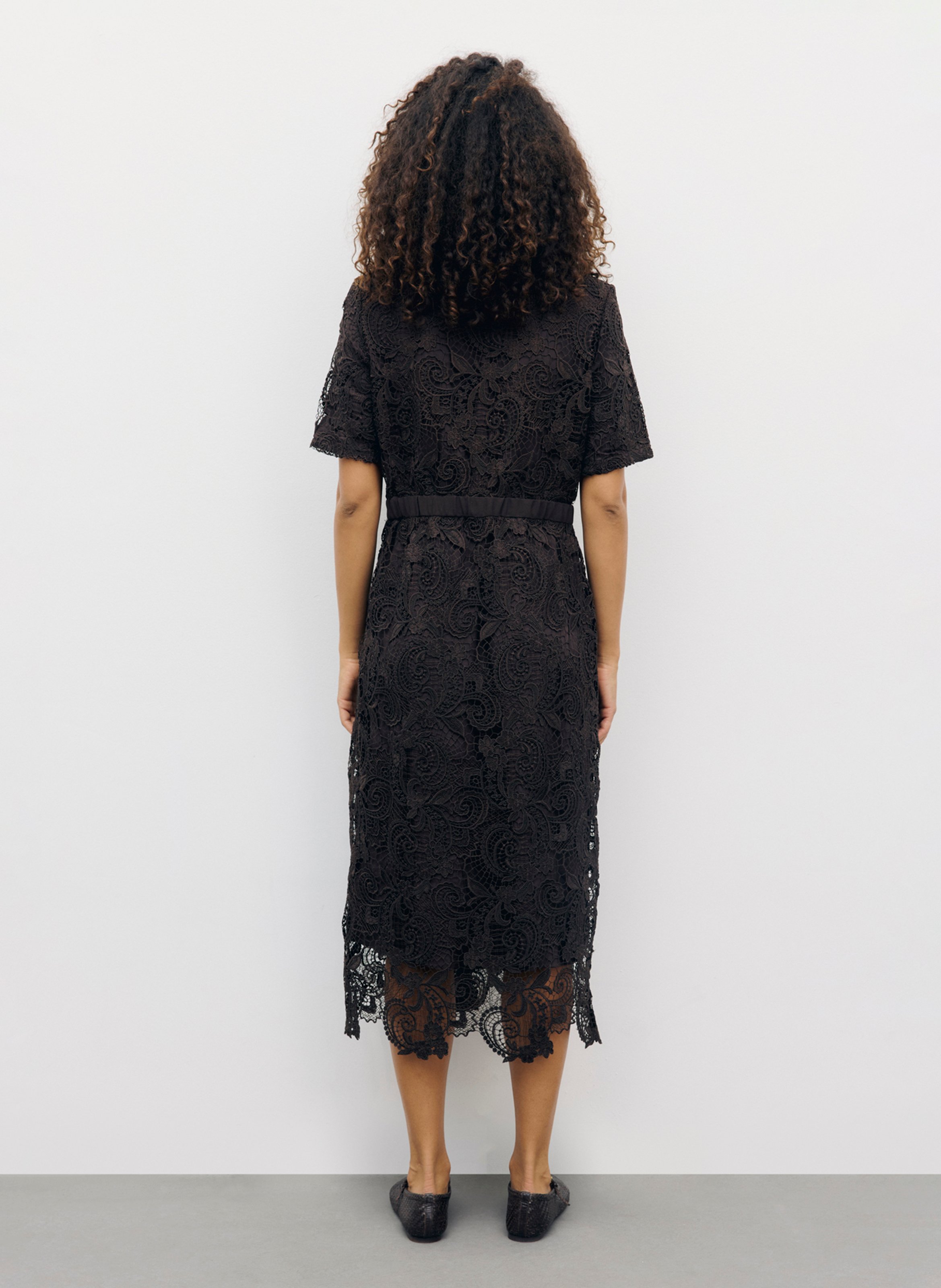 Midi-Spitzenkleid mit klassischem Kragen GERARD DAREL Braun