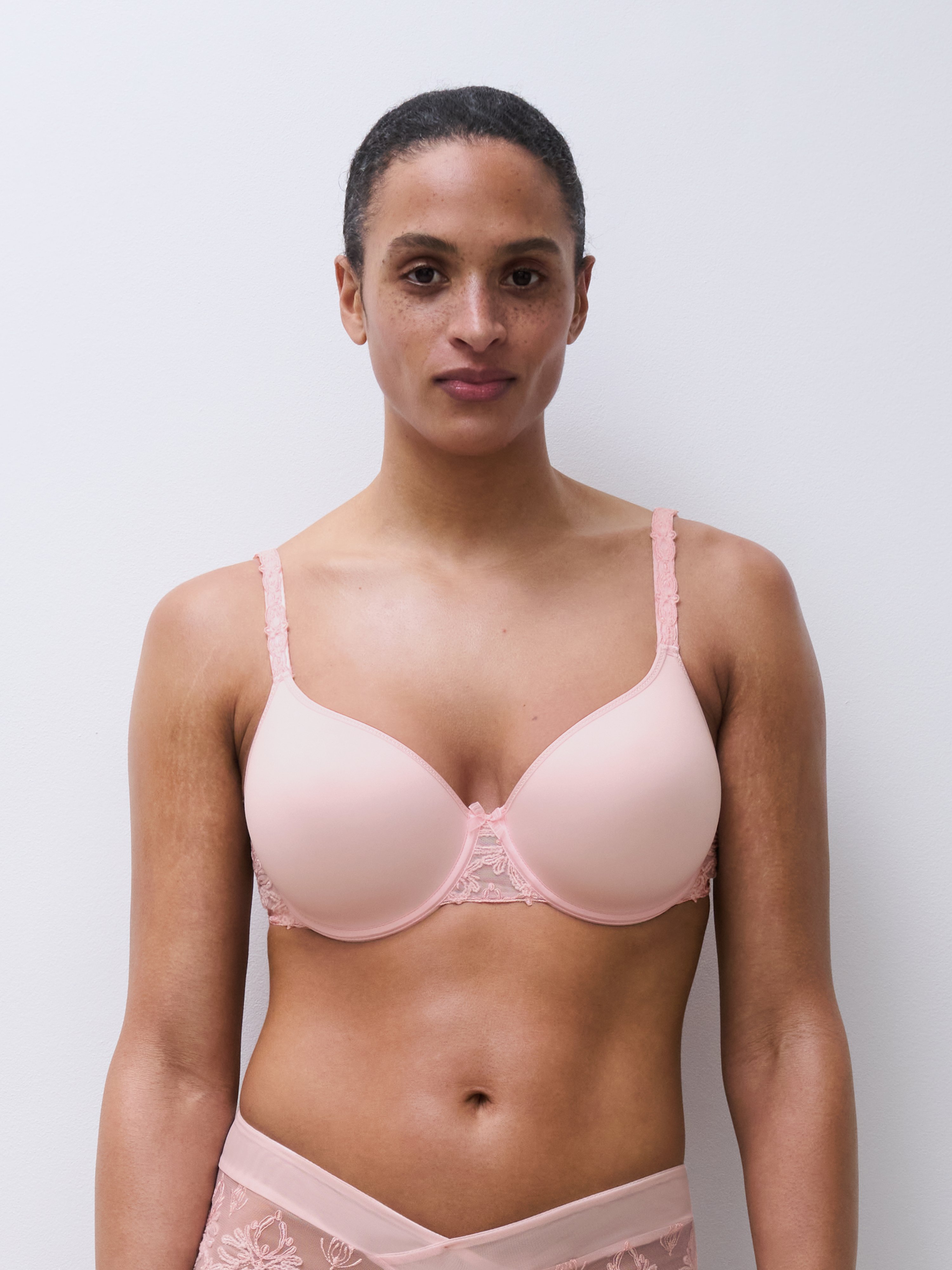 Full-cup shape memory bra CHANTELLE Pink