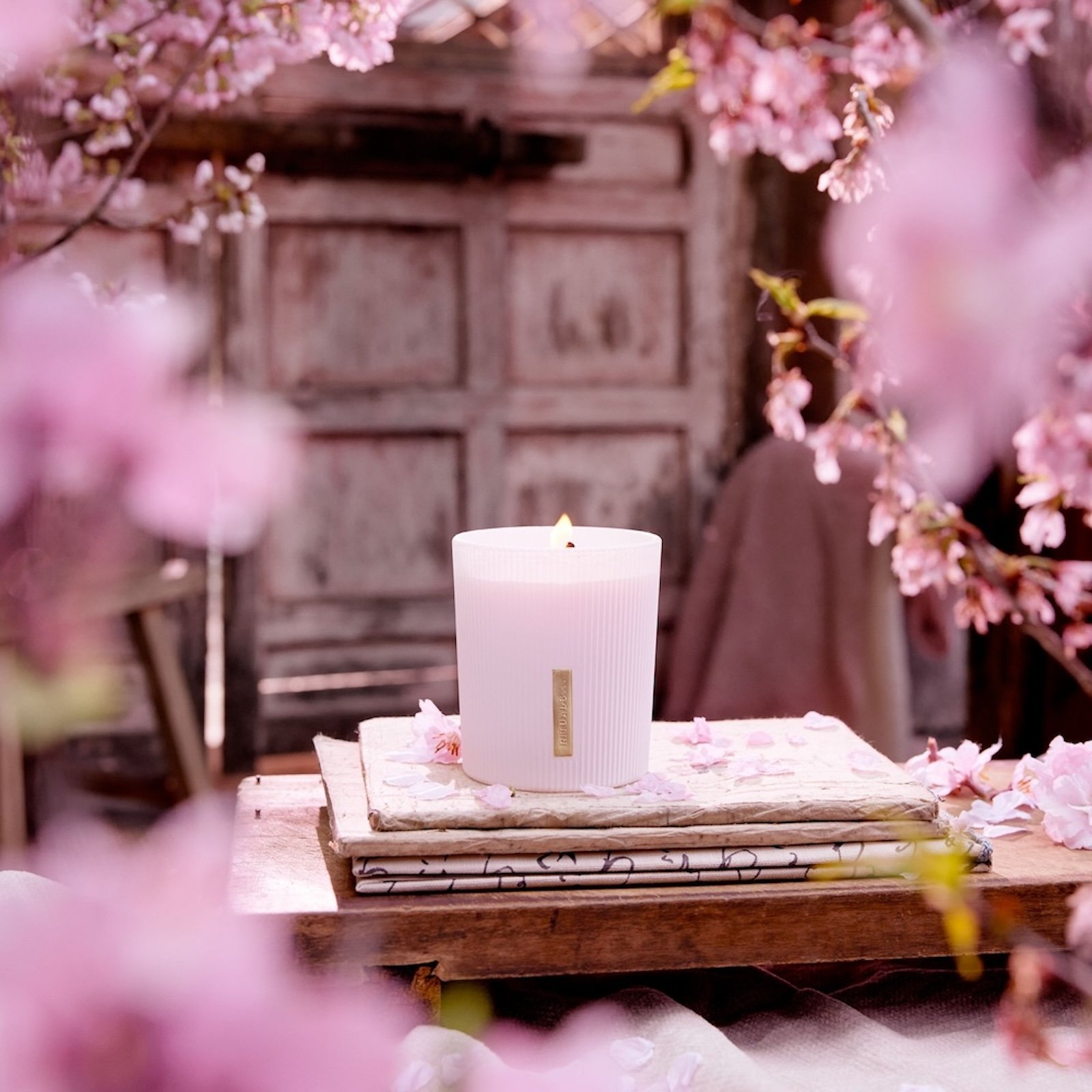 The Ritual of Sakura - Bougie parfumée RITUALS No color