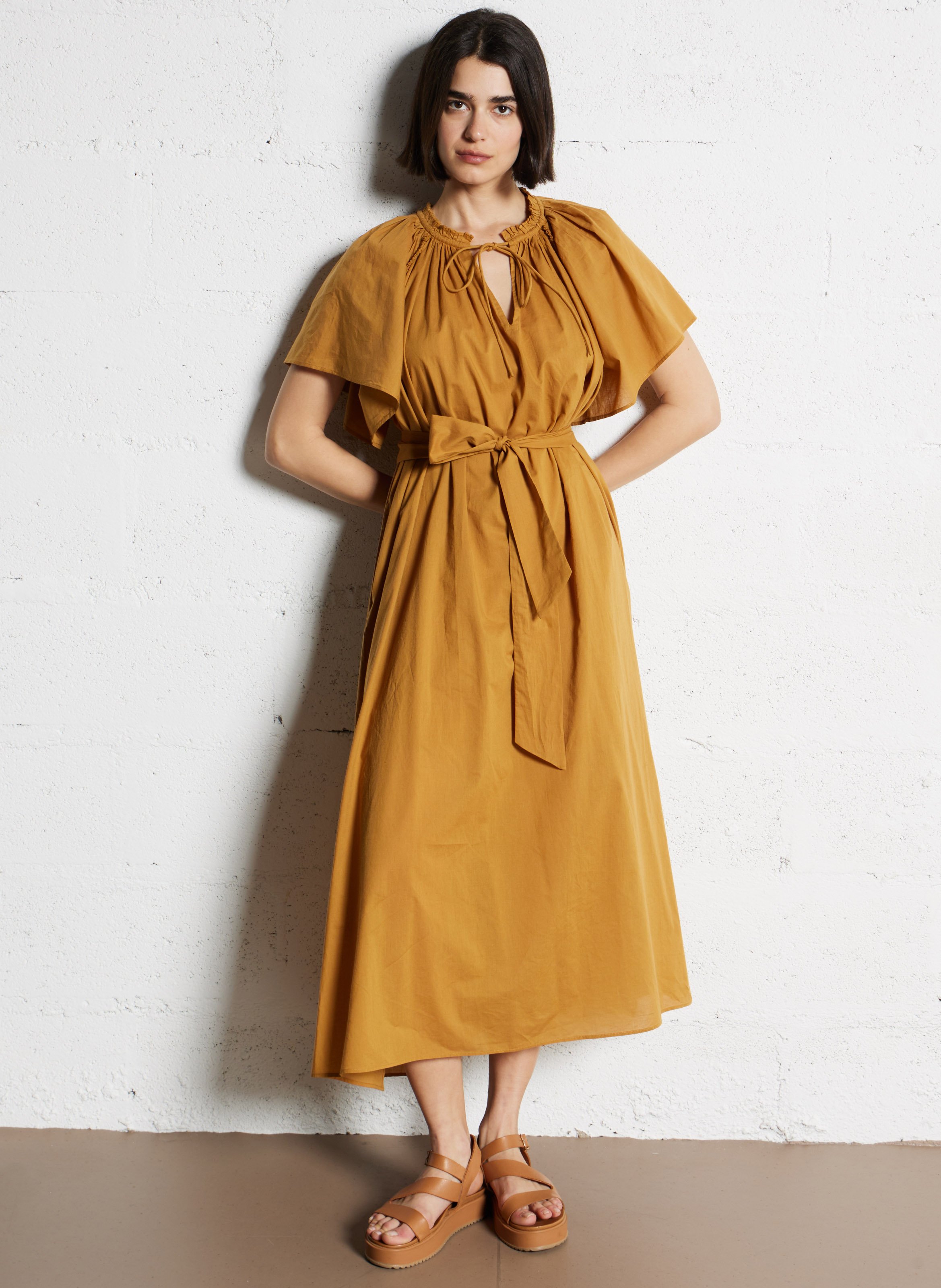 Lange, katoenen jurk met V-hals BELLEPIECE Bruin