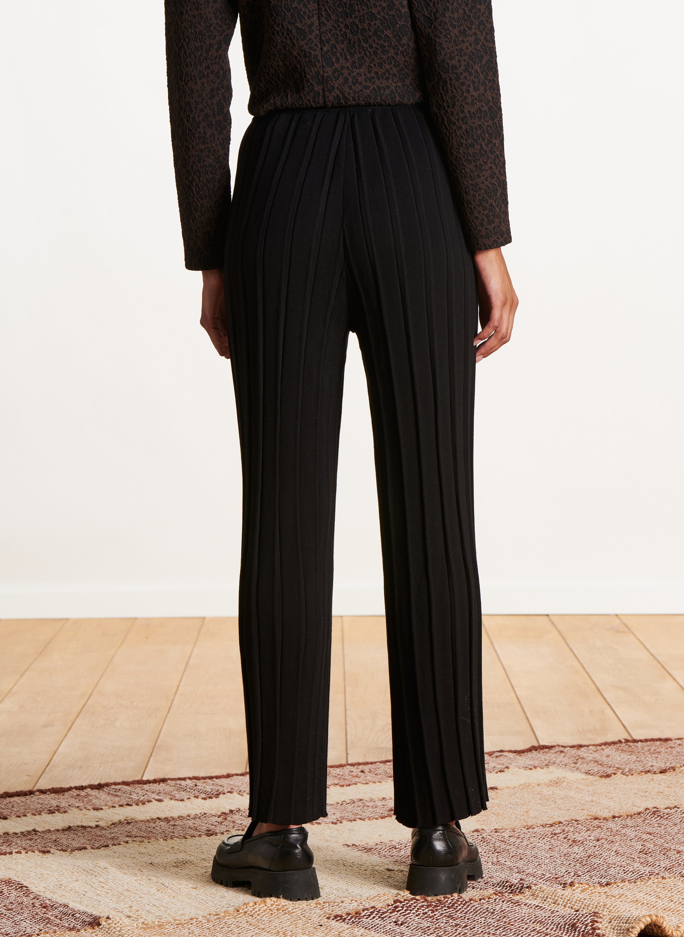 Pantalon cropped en maille plissé LA FEE MARABOUTEE Noir