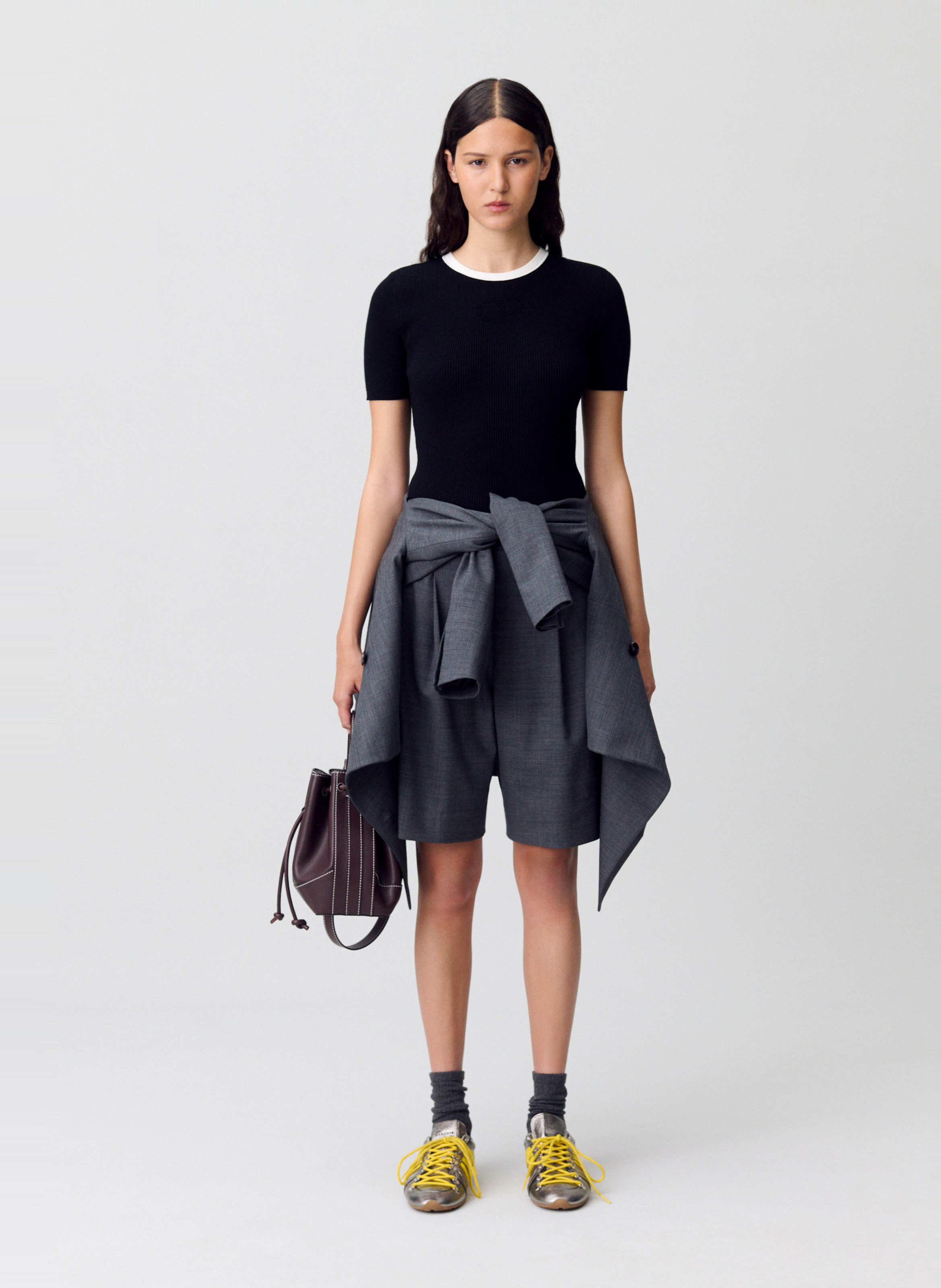 Ribbed straight t-shirt with contrasted edge. CLAUDIE PIERLOT Black