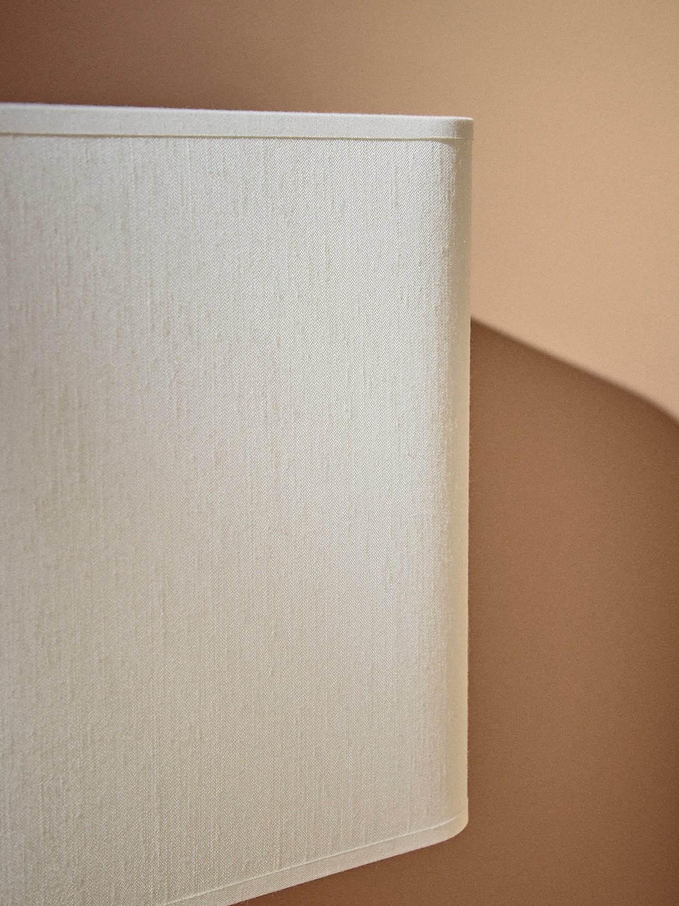 Ivory lampshade - small model victory CYRILLUS White