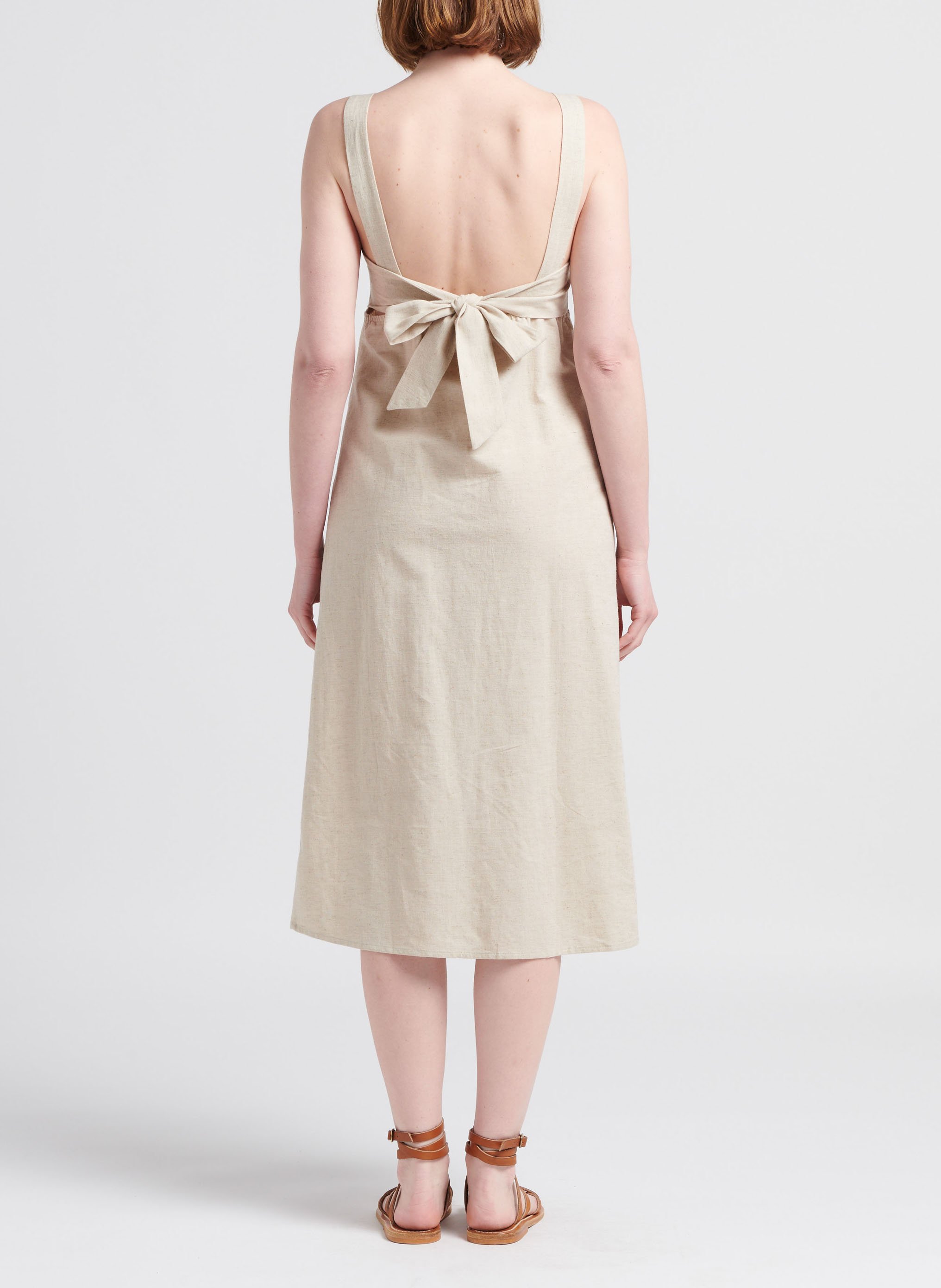 Halflange jurk met laag uitgesneden, hartvormige hals | linnen/katoenblend LA PETITE ETOILE Wit