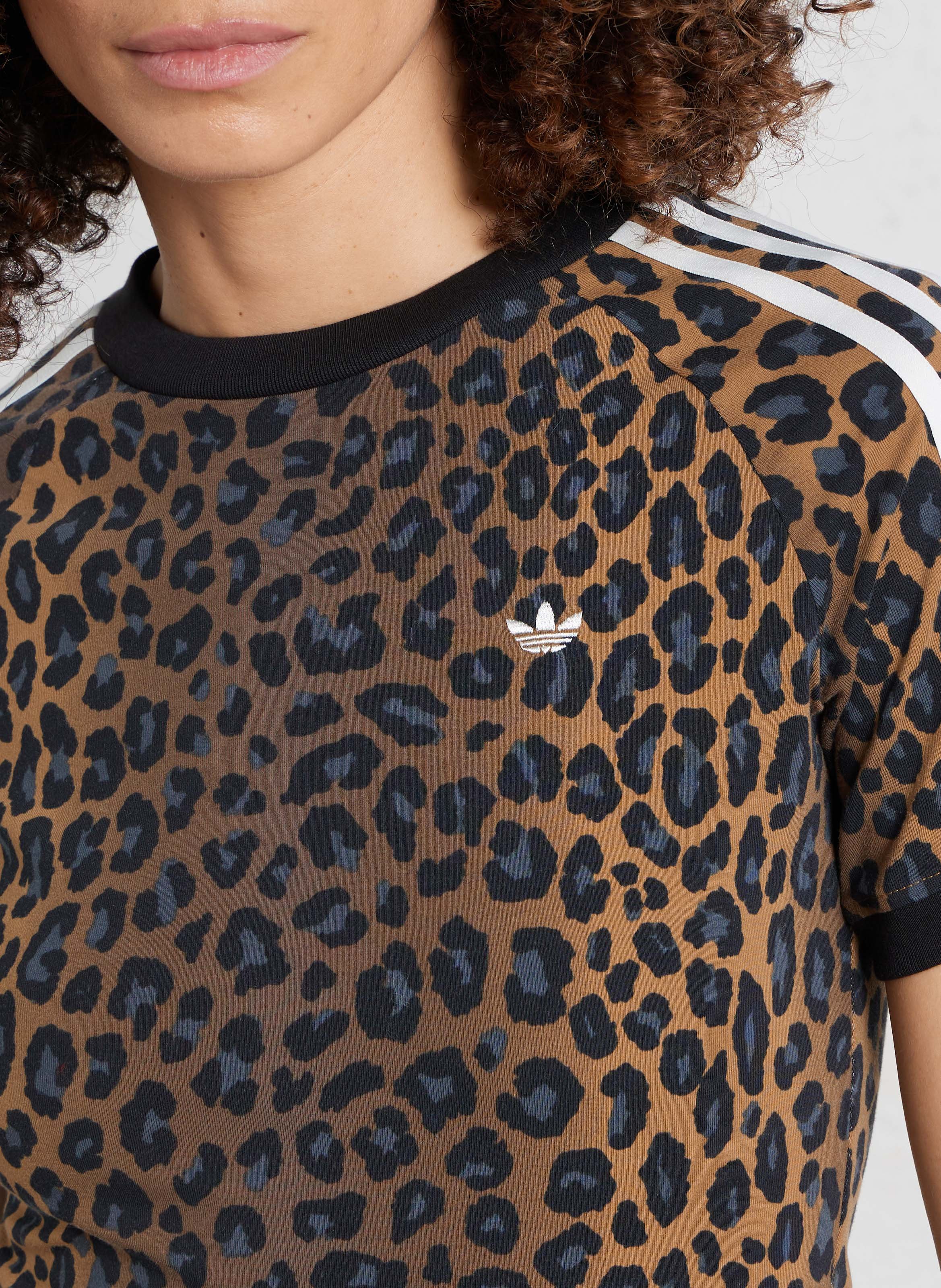 Fitted round neck t-shirt in printed blended cotton. ADIDAS Brown