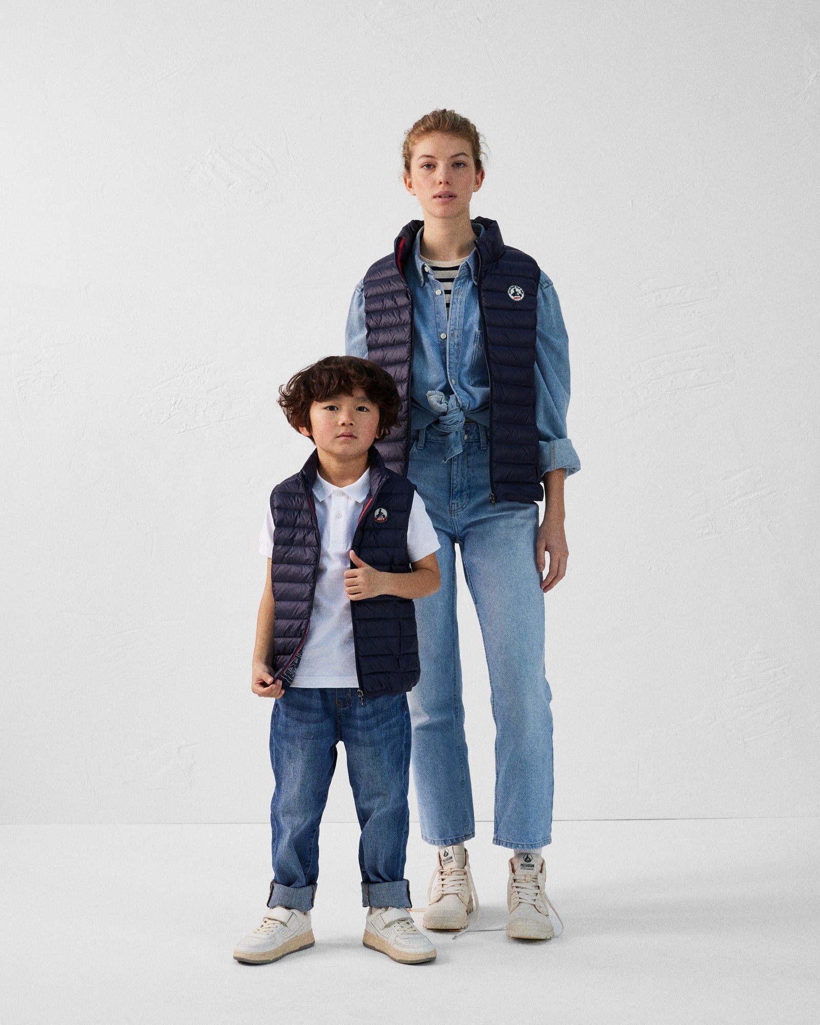 Sleeveless lightweight down vest seda JOTT Blue