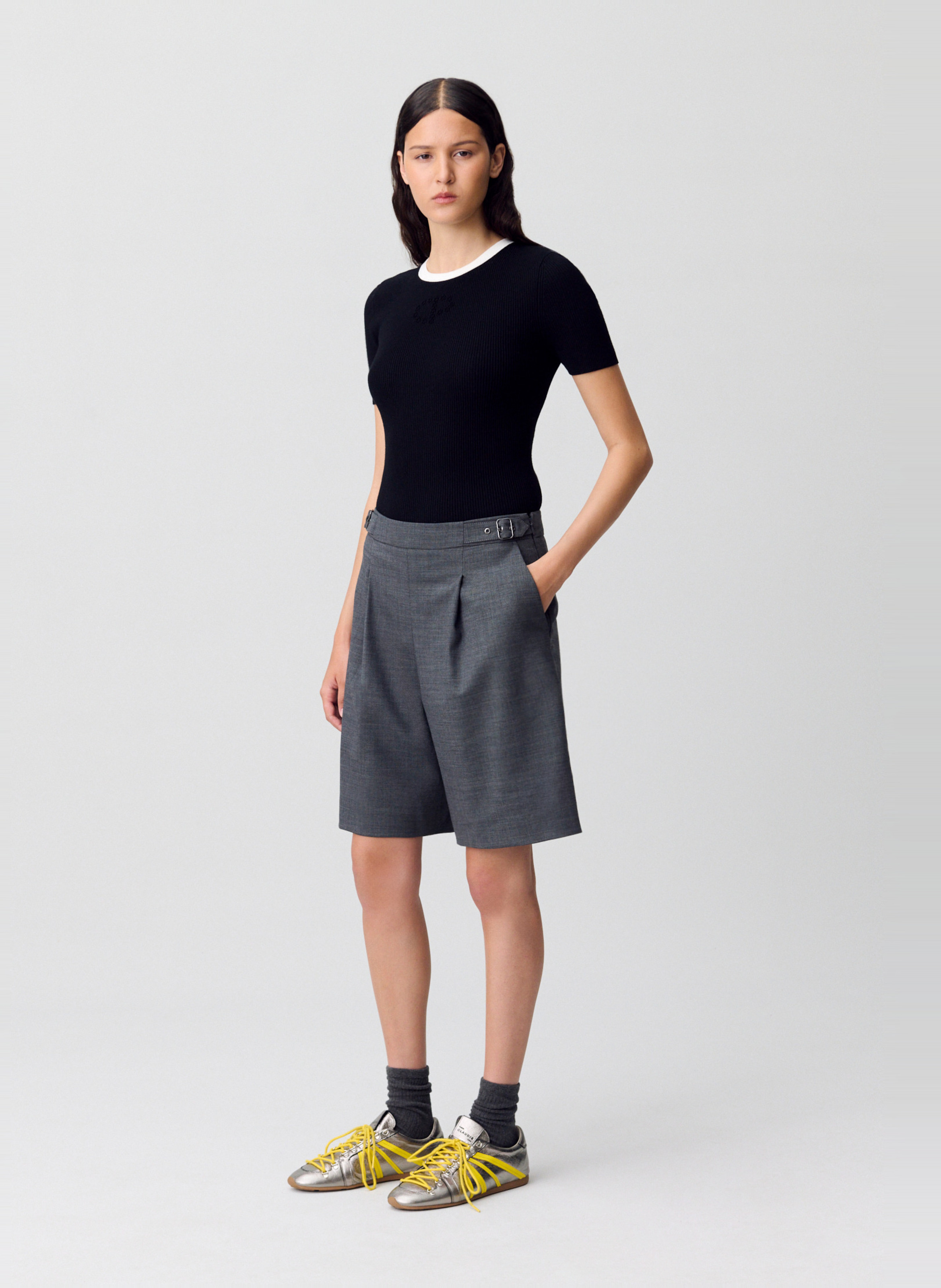 Ribbed straight t-shirt with contrasted edge. CLAUDIE PIERLOT Black